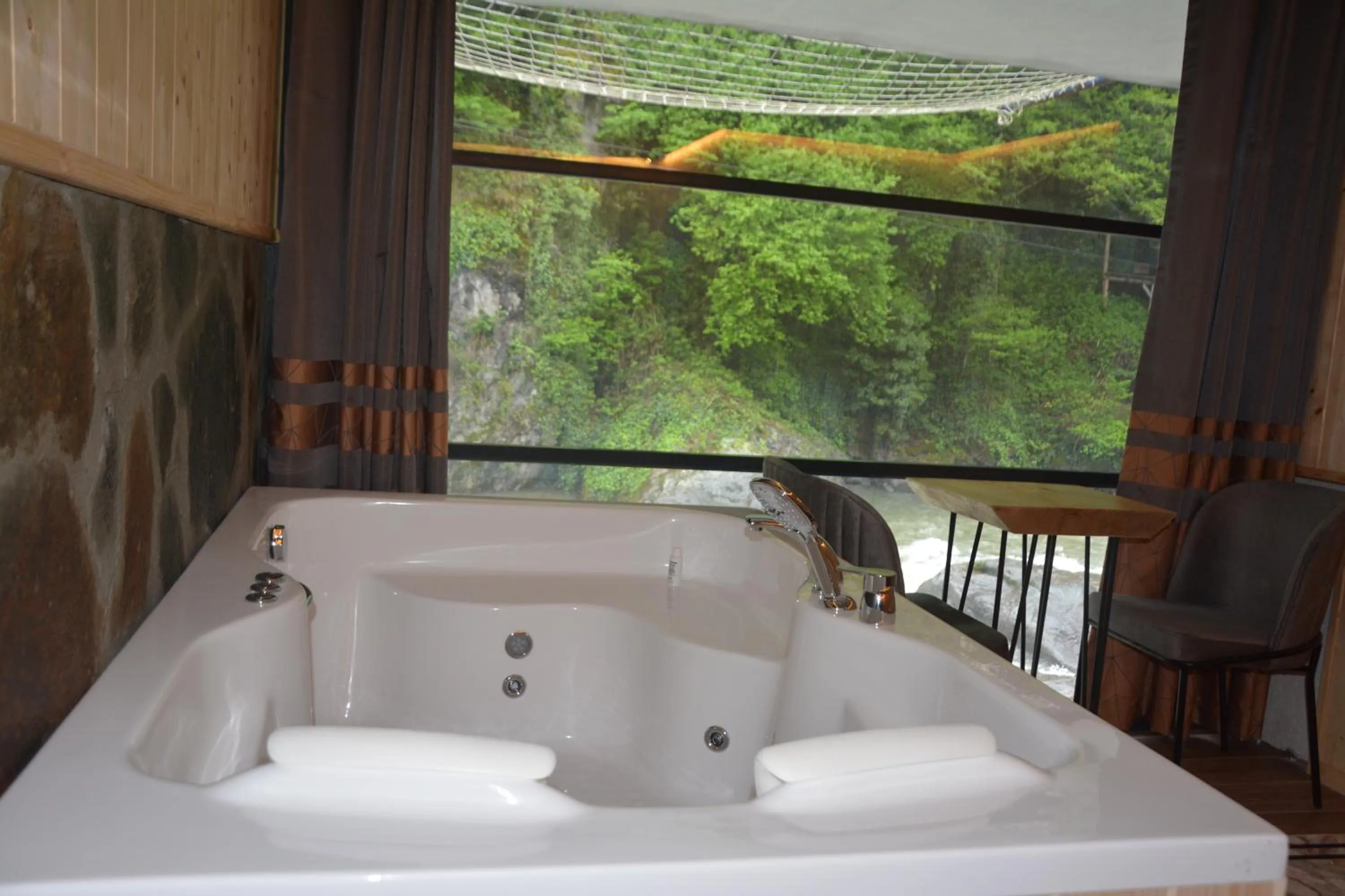 DOĞAL SUİT BUNGALOV