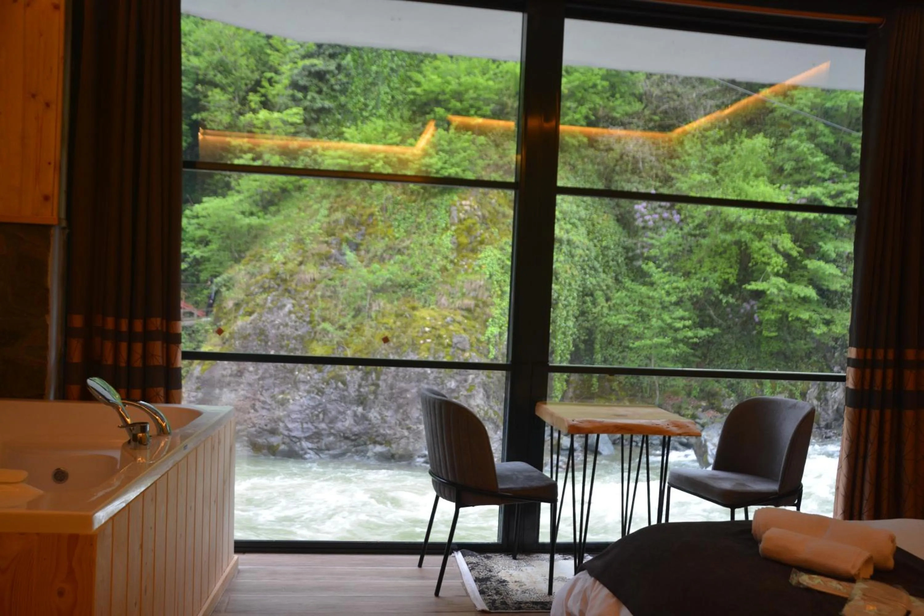 DOĞAL SUİT BUNGALOV