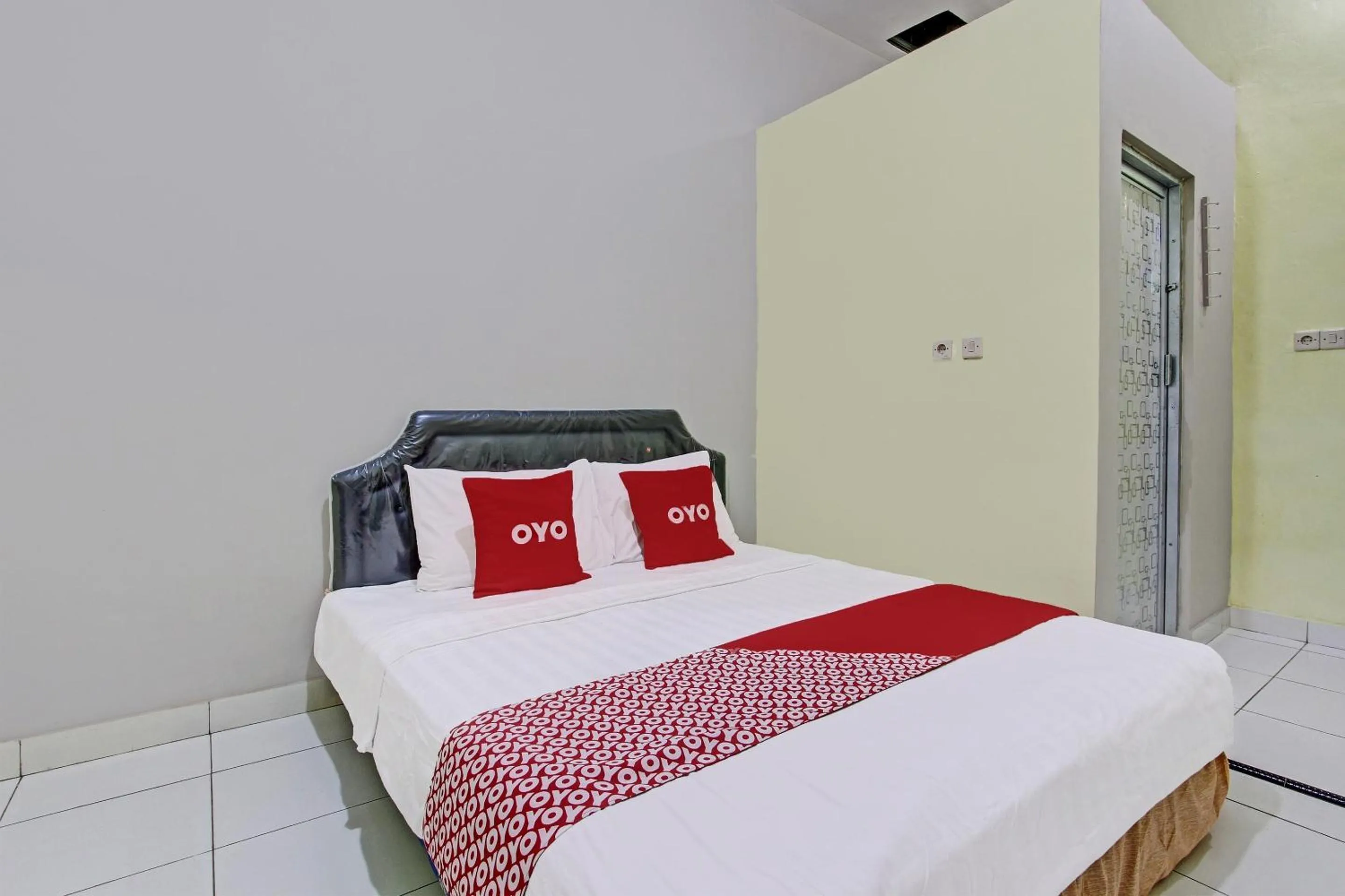 Bedroom in Hotel O Guest House Inayah Syariah