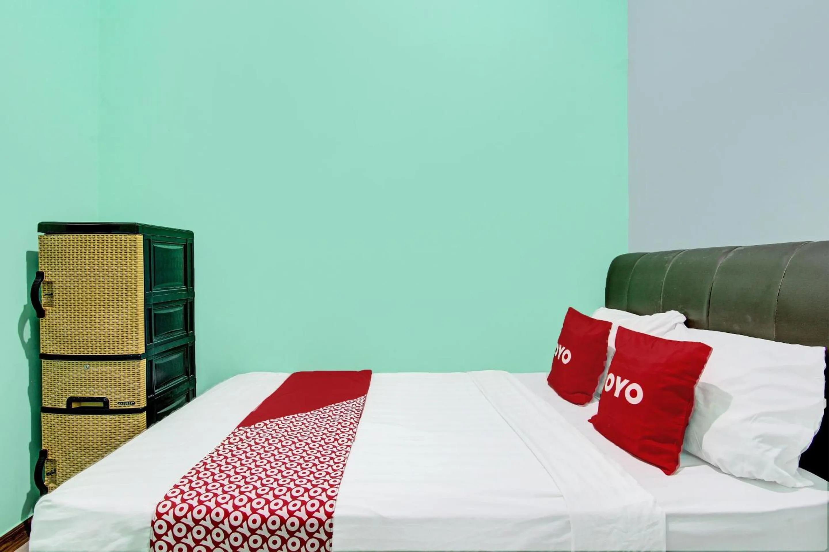 Bedroom in Hotel O Guest House Inayah Syariah