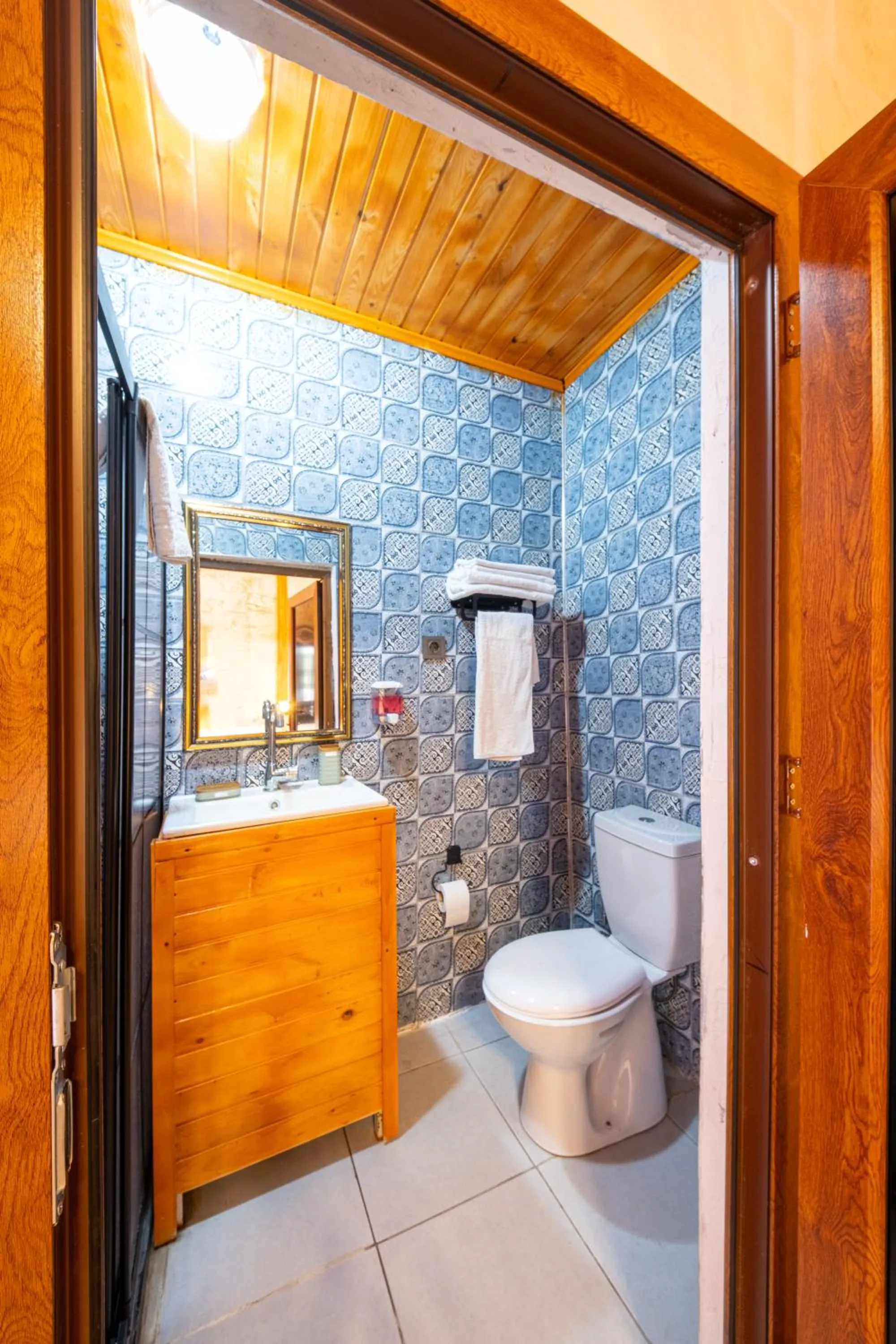Bathroom in KARAGÜL Hotel