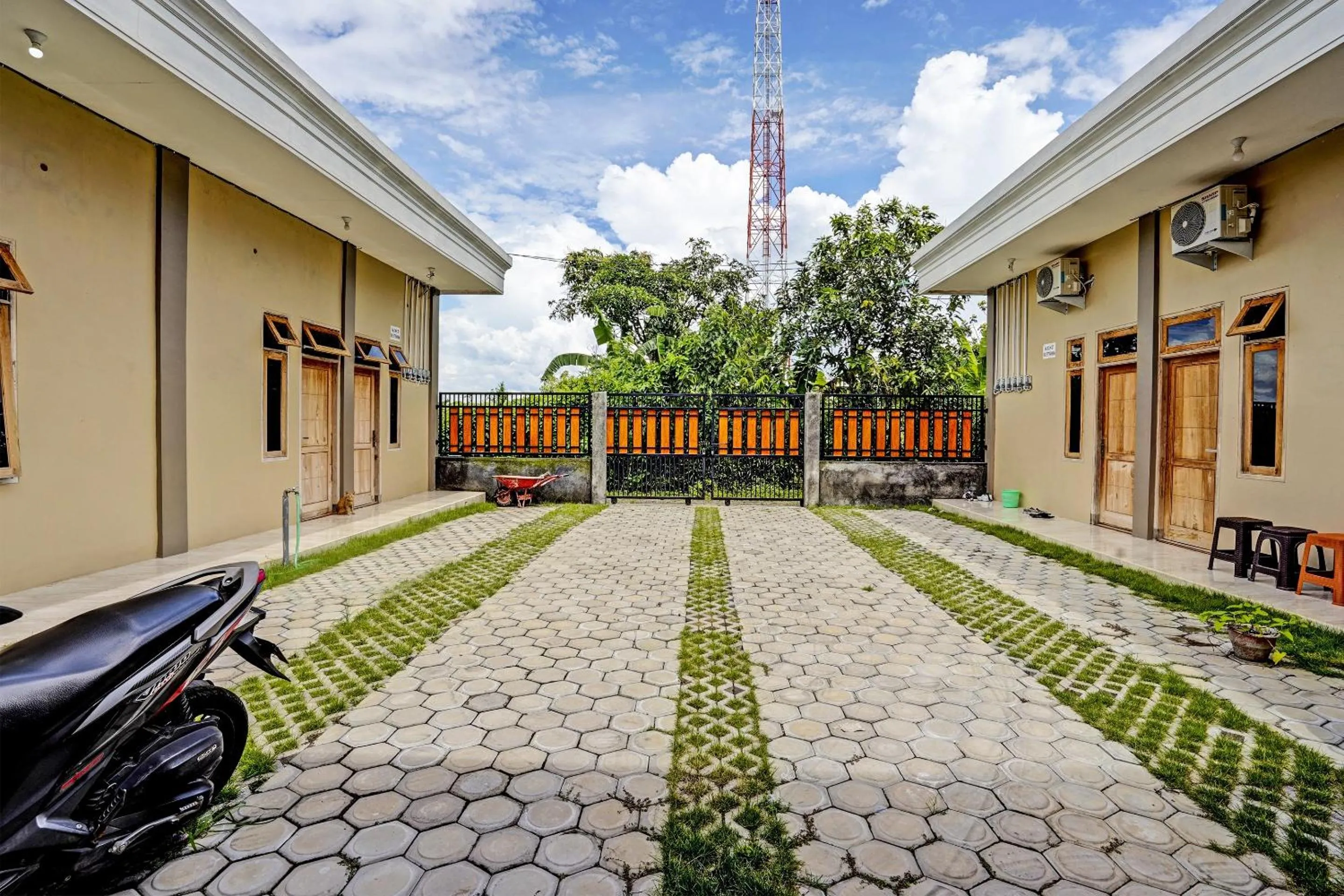 Lobby or reception in OYO 92541 Suny Kost Syariah