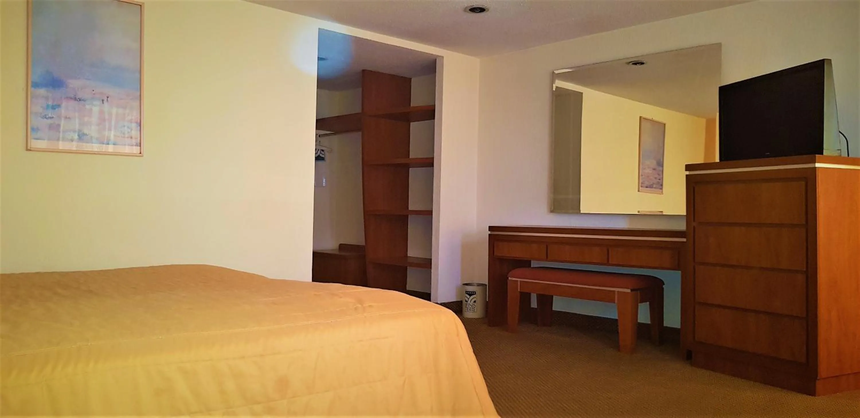 TV and multimedia, Bed in Hotel Finisterre