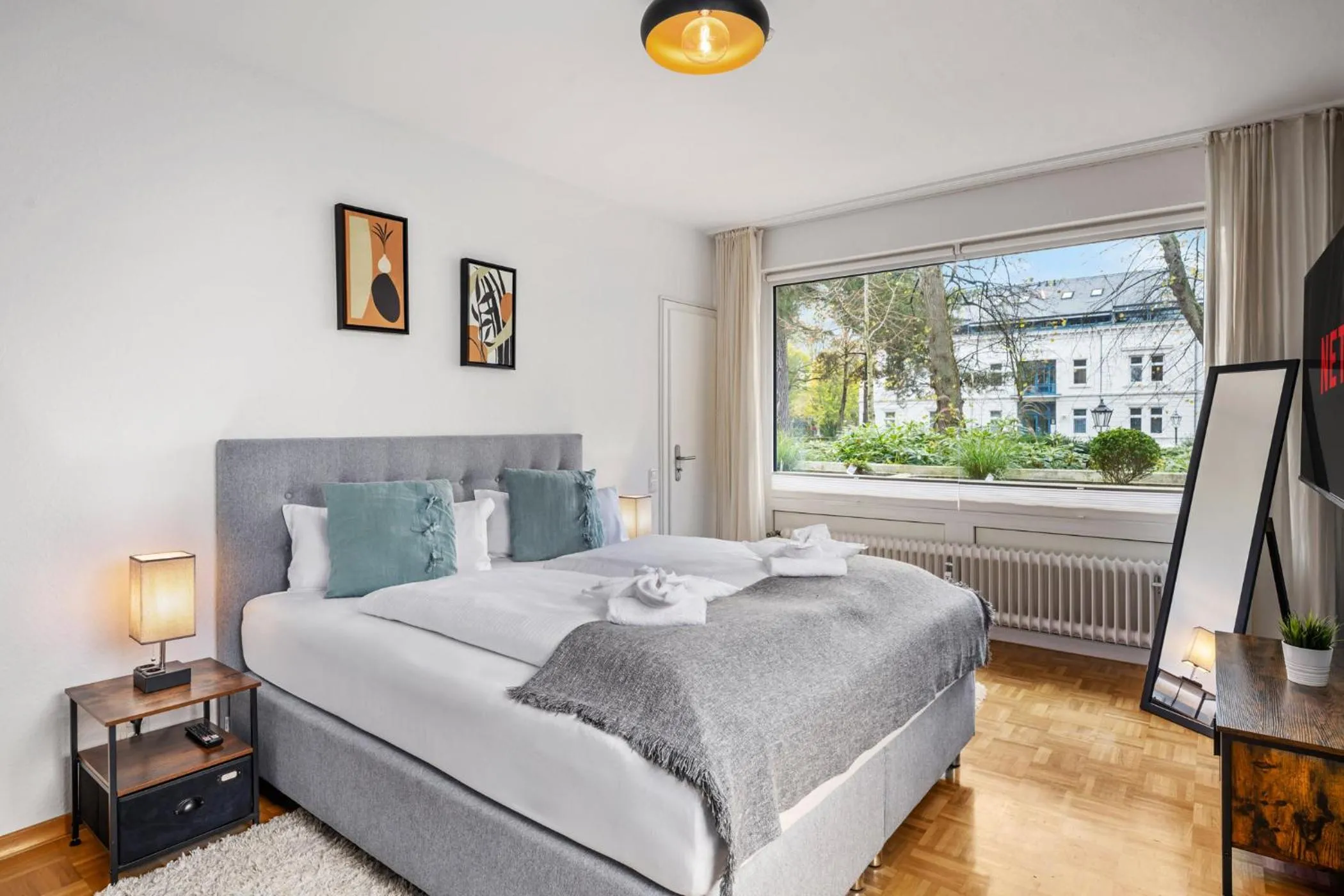 Stilvolle Stadtoase, 116 qm, Parkblick, Wassernah, Parkplatz