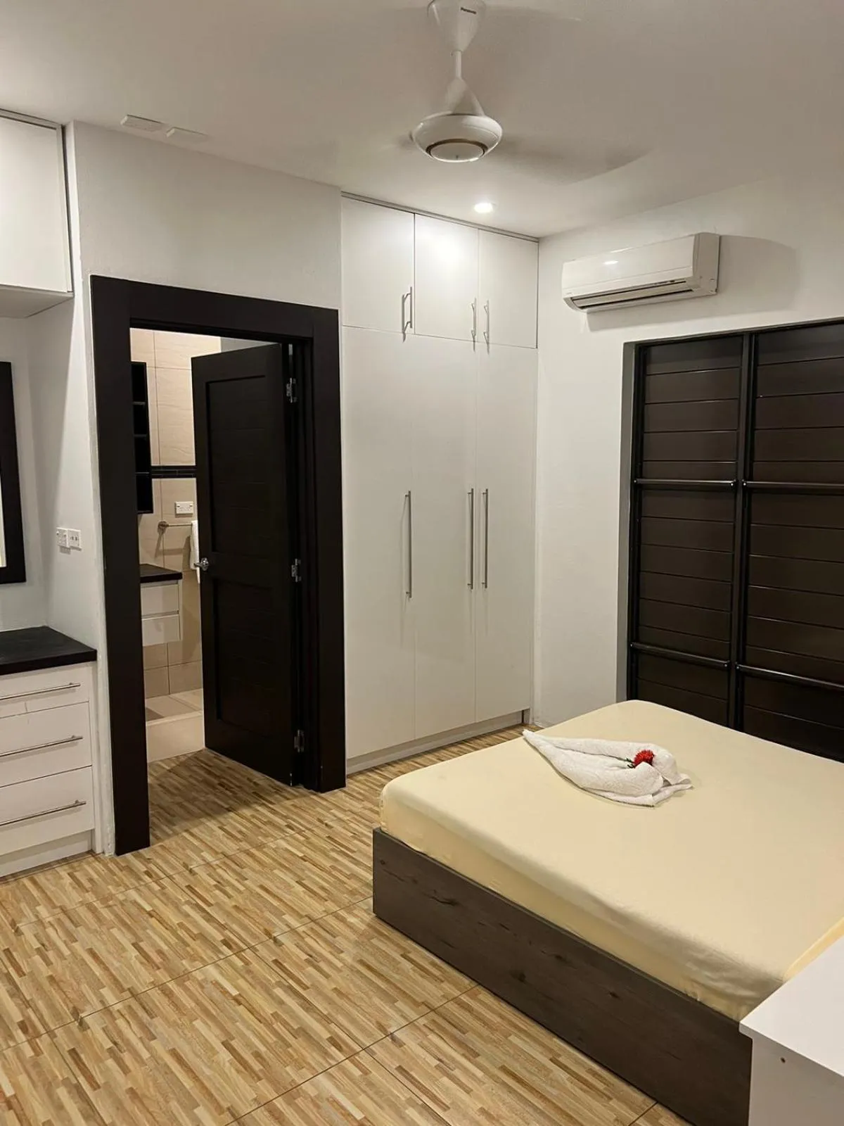 Bed in Garden Apartments