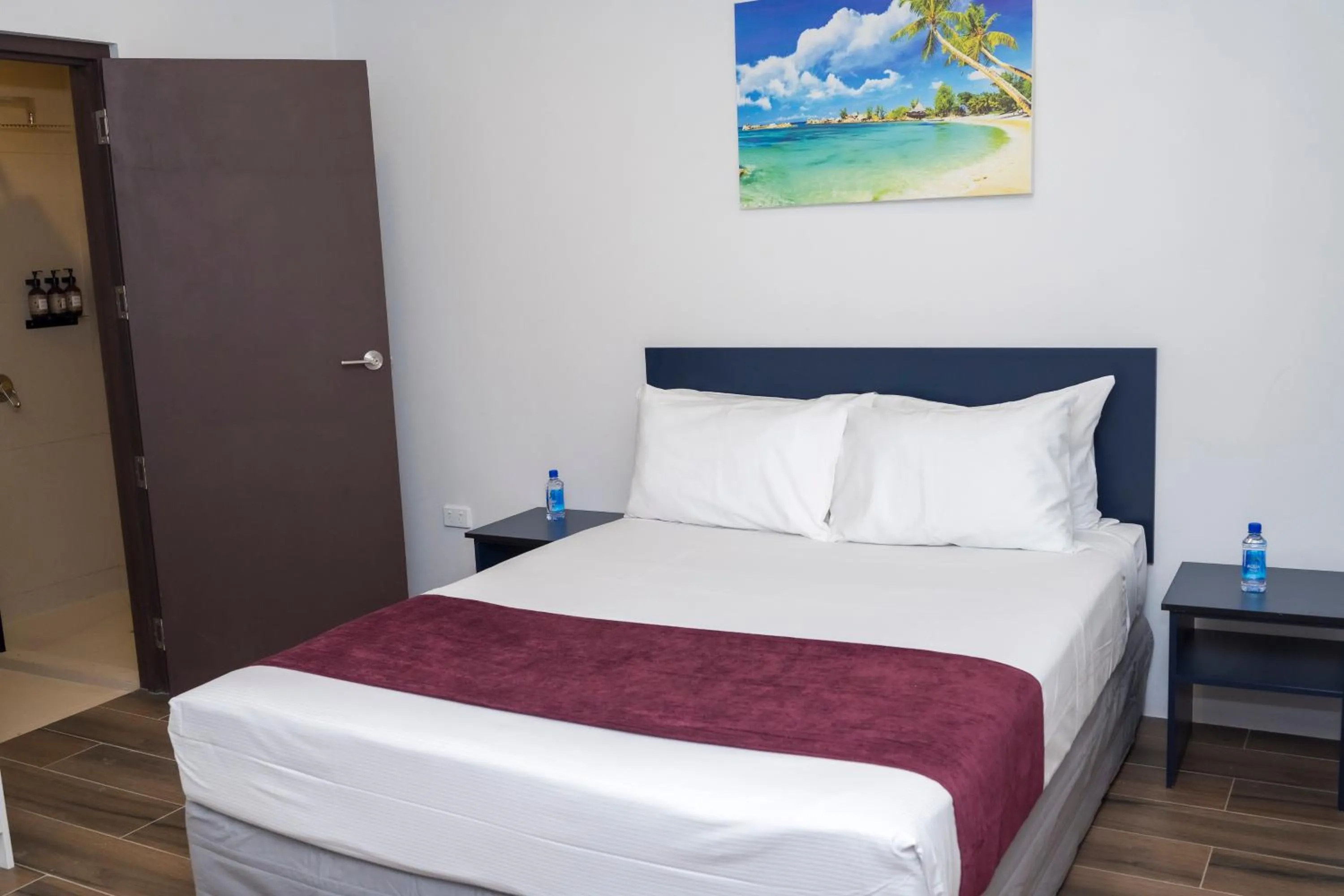 Bedroom, Bed in Garden Apartments