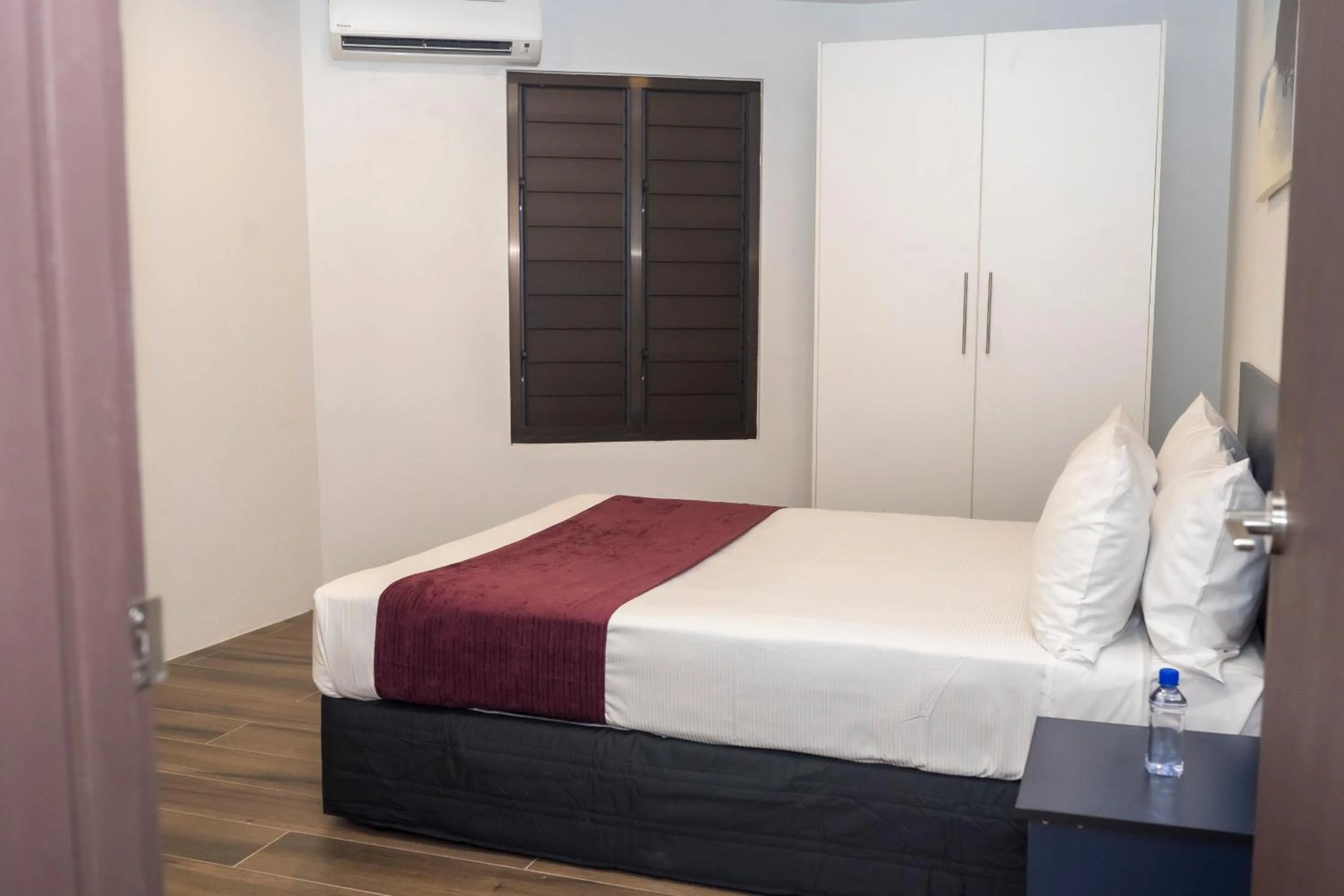 Bedroom, Bed in Garden Apartments