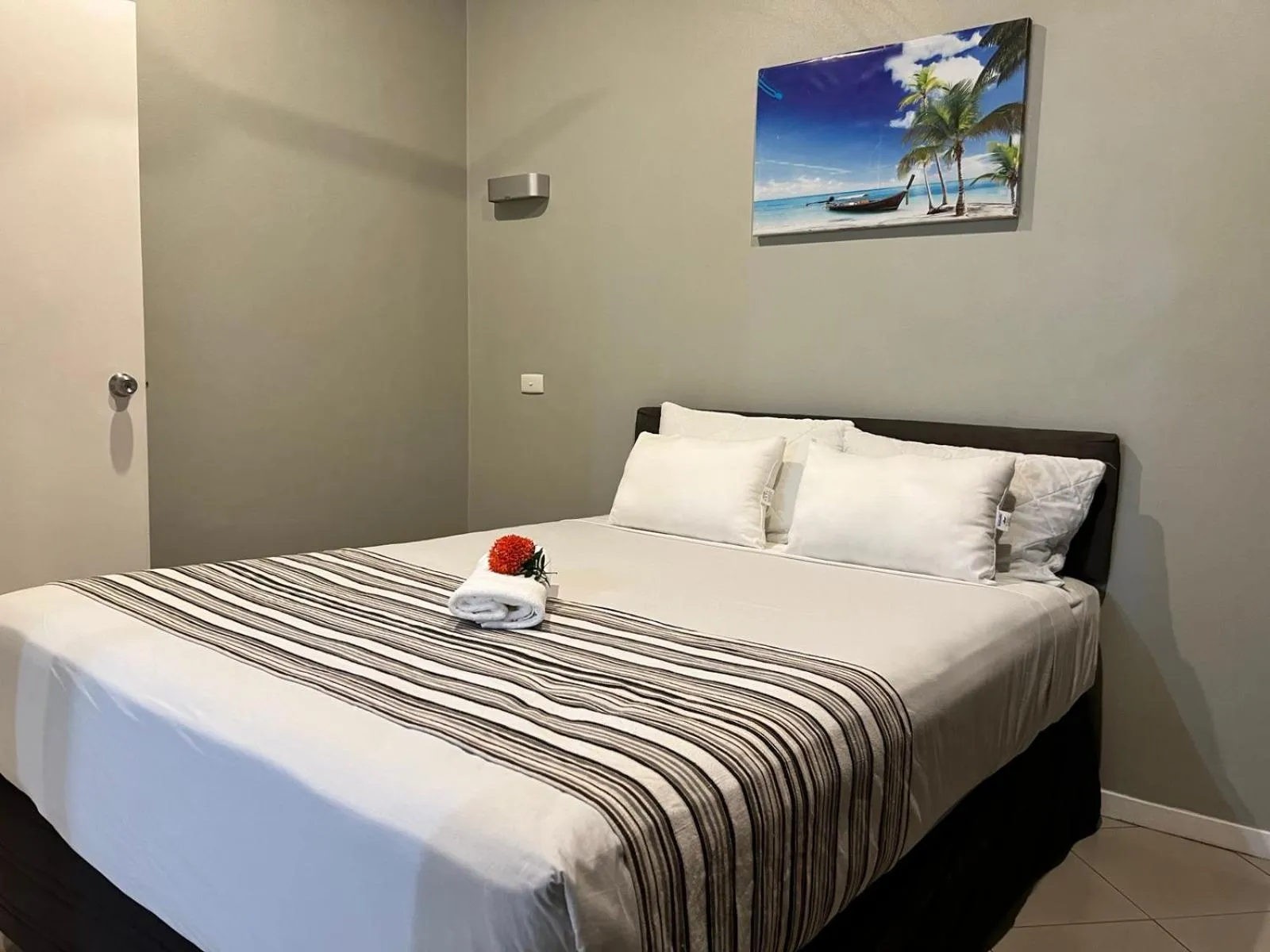 Bedroom, Bed in Garden Apartments