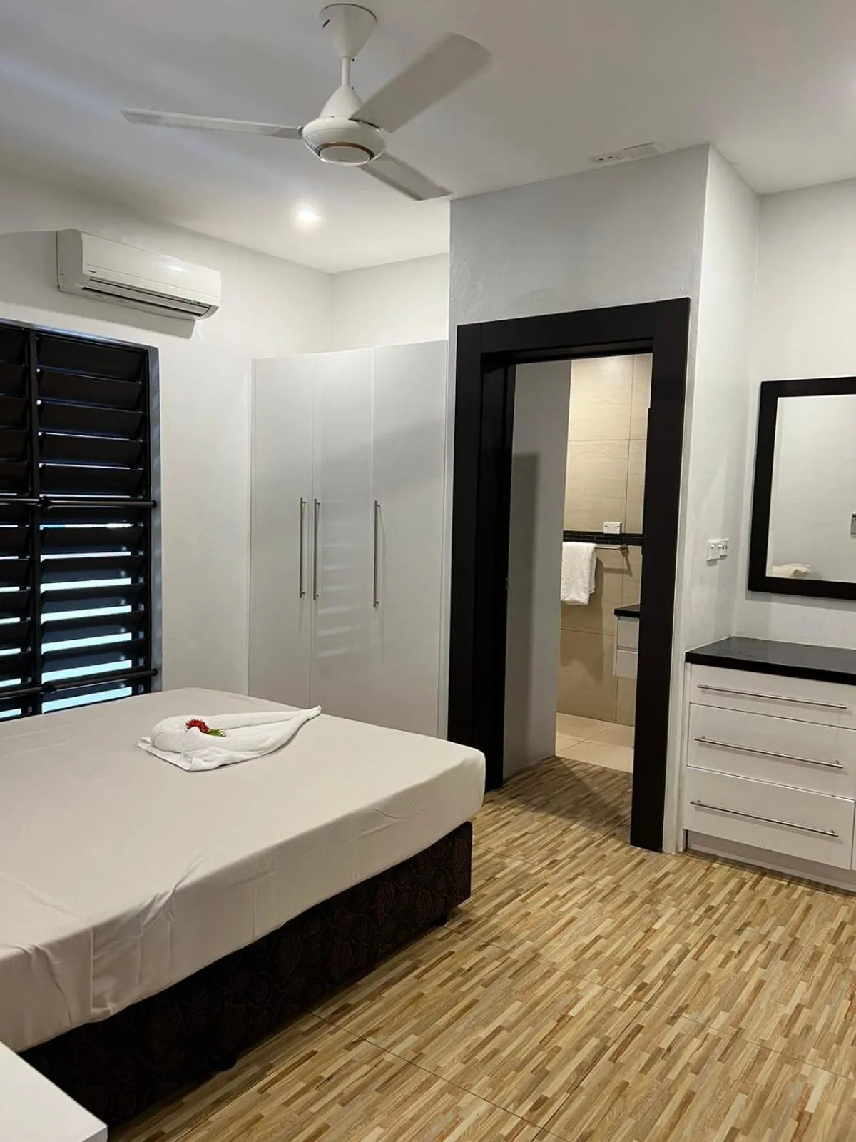 Photo of the whole room, Bed in Garden Apartments