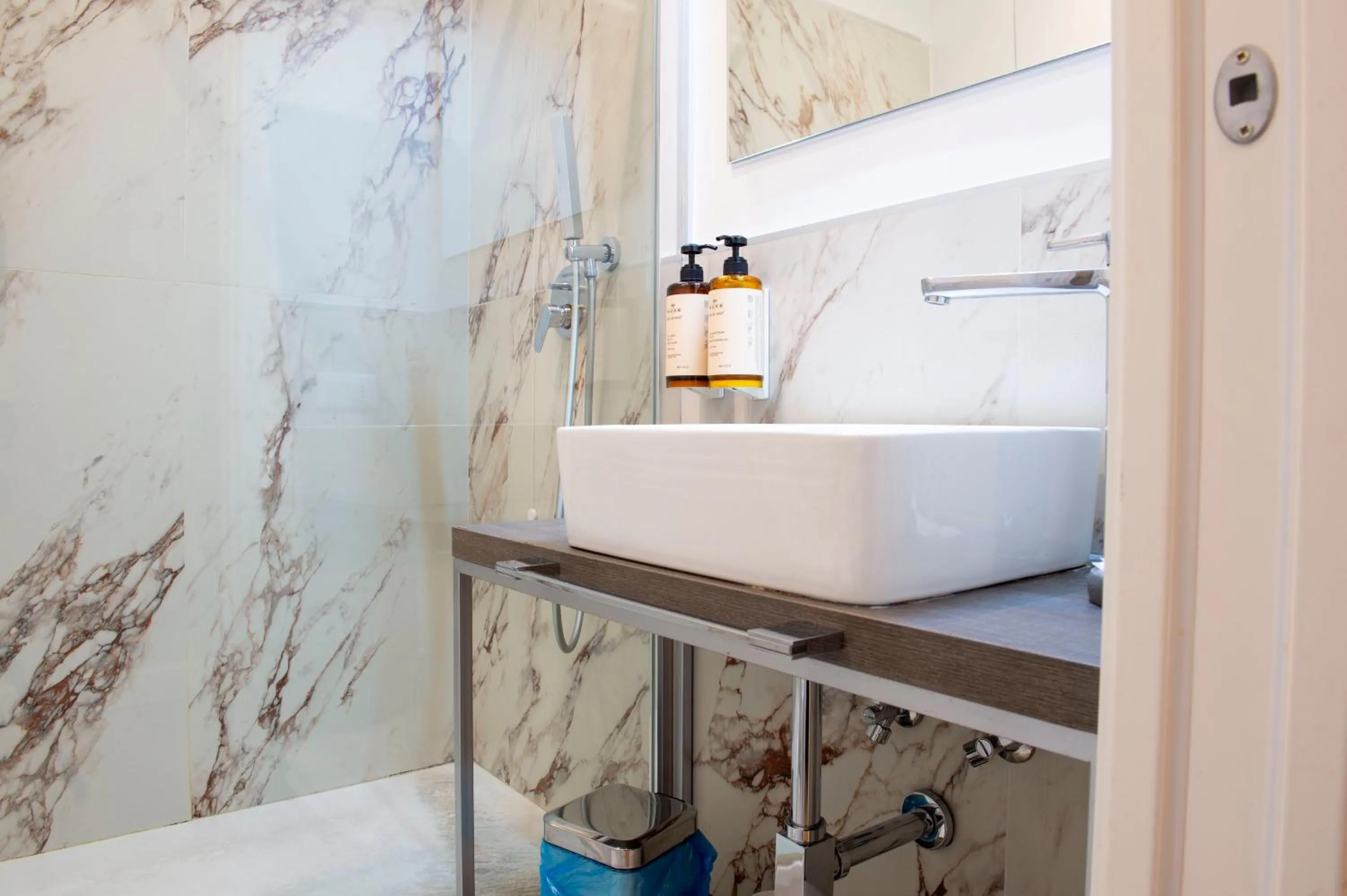 Shower in Hotel AD Suites Nazionale