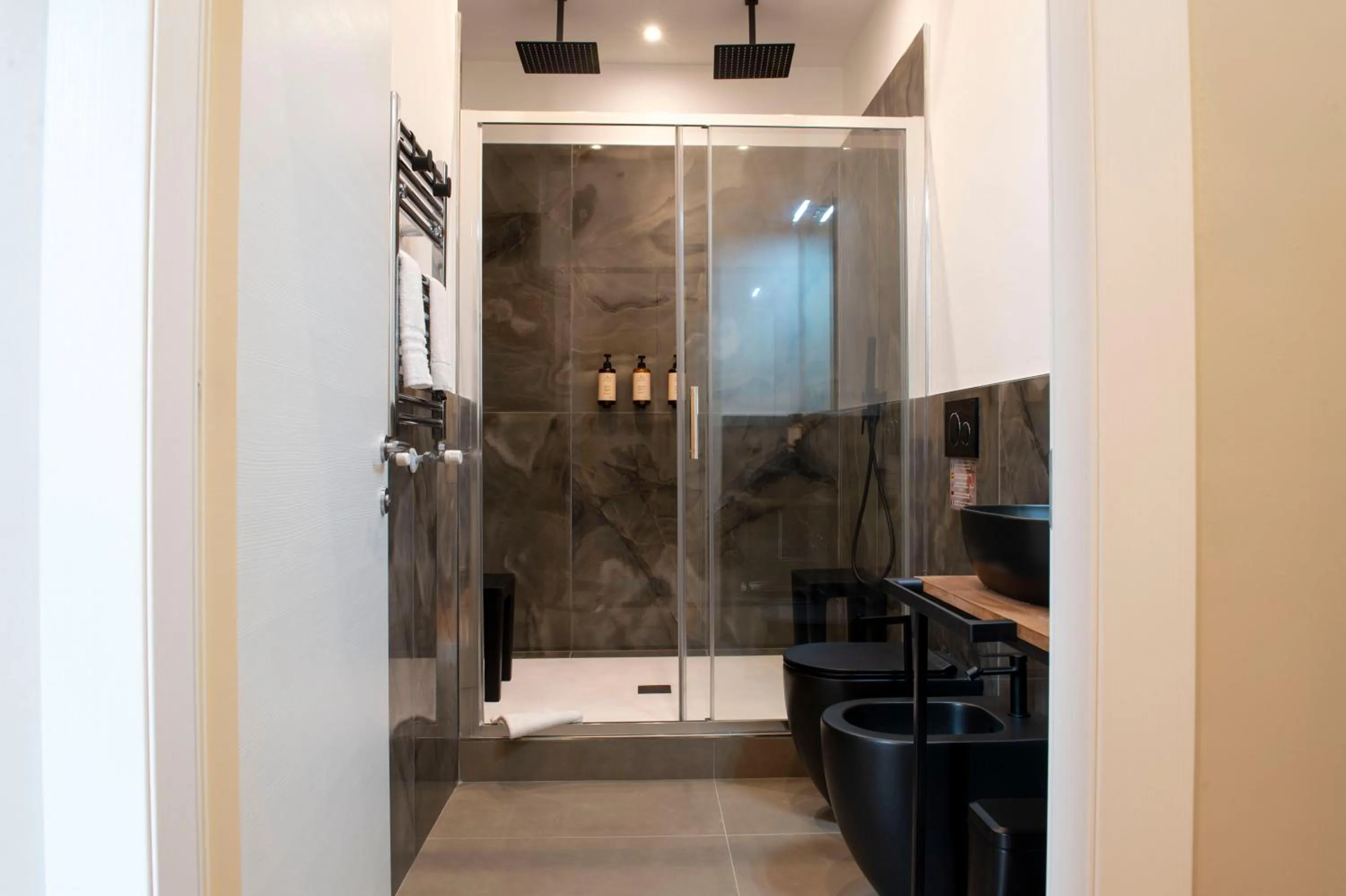 Shower in Hotel AD Suites Nazionale