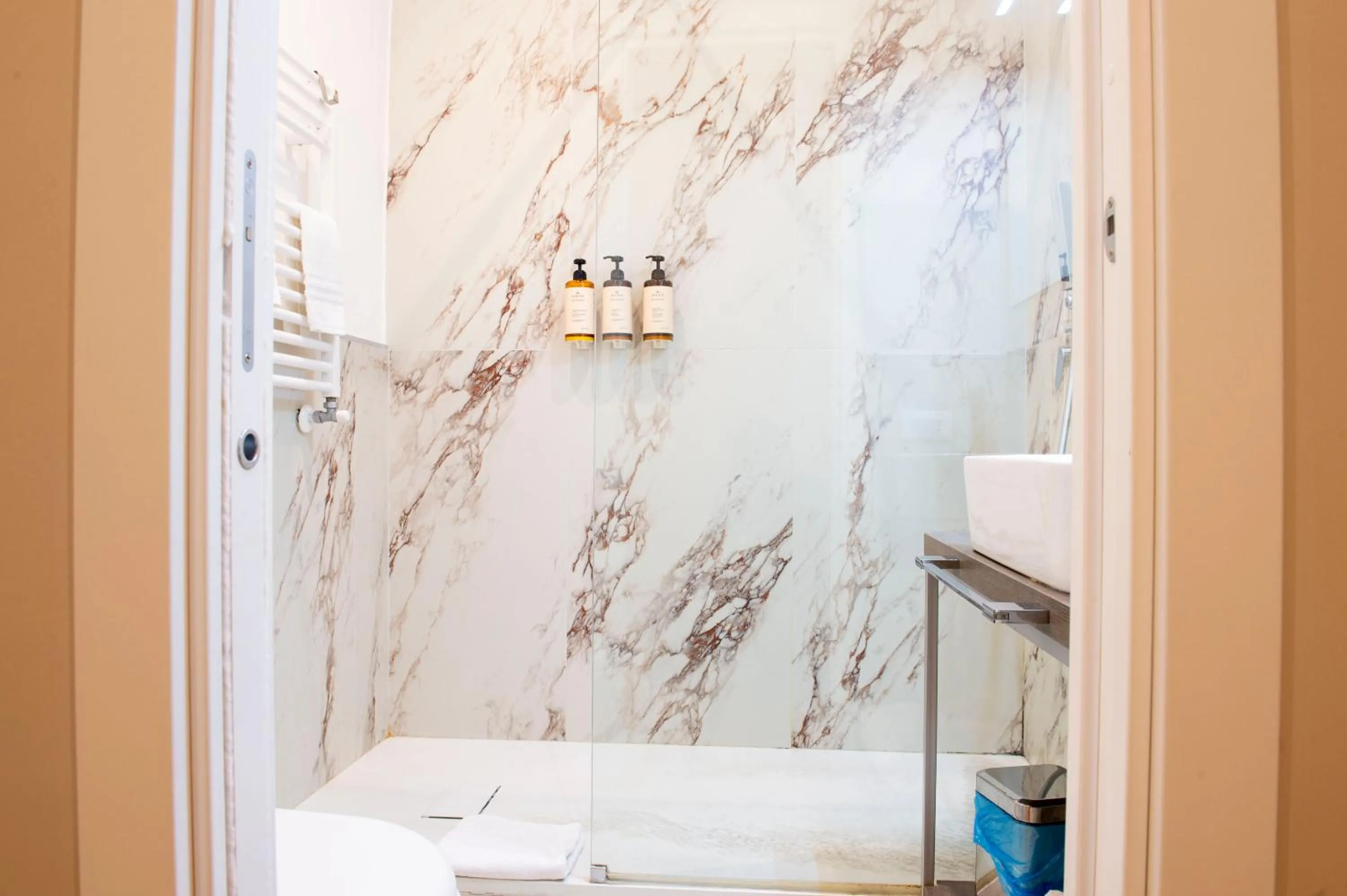 Shower in Hotel AD Suites Nazionale