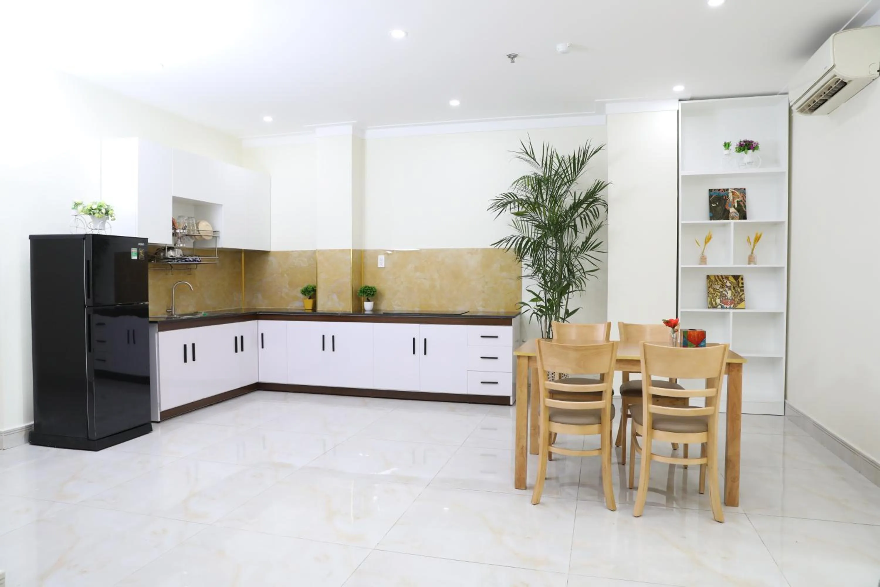 Kitchen or kitchenette in Thành Vinh Hotel & Apartment