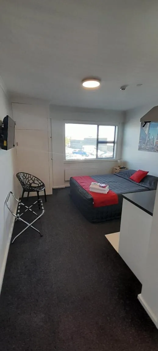 TV and multimedia, Bed in The Hibernian Studio Apartments - 4 Latter Street
