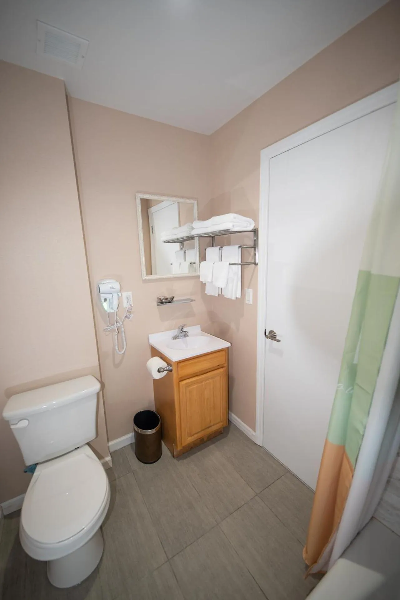 Bathroom in Flushing Garden Hotel