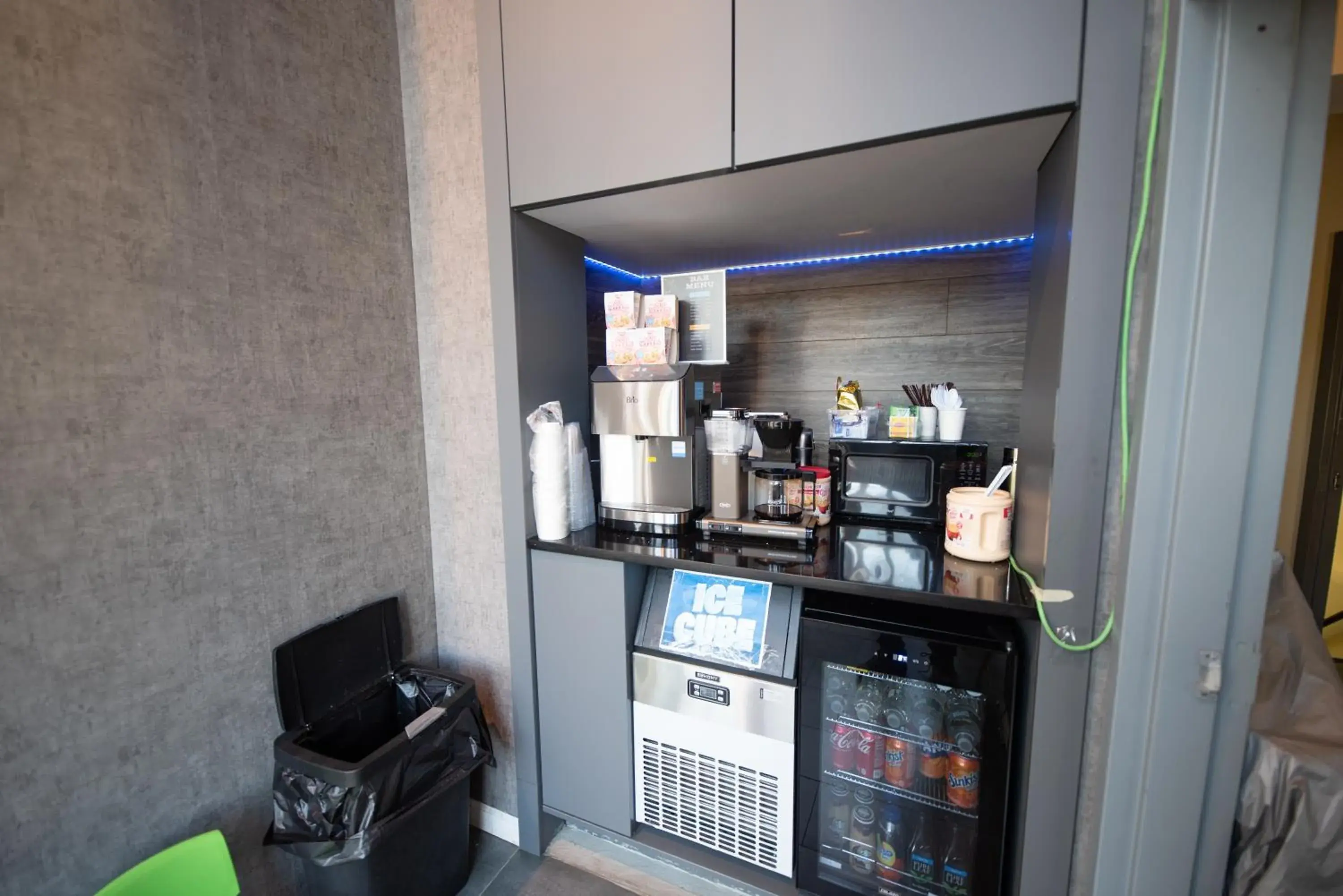 Property building in Flushing Garden Hotel Property building in Flushing Garden Hotel