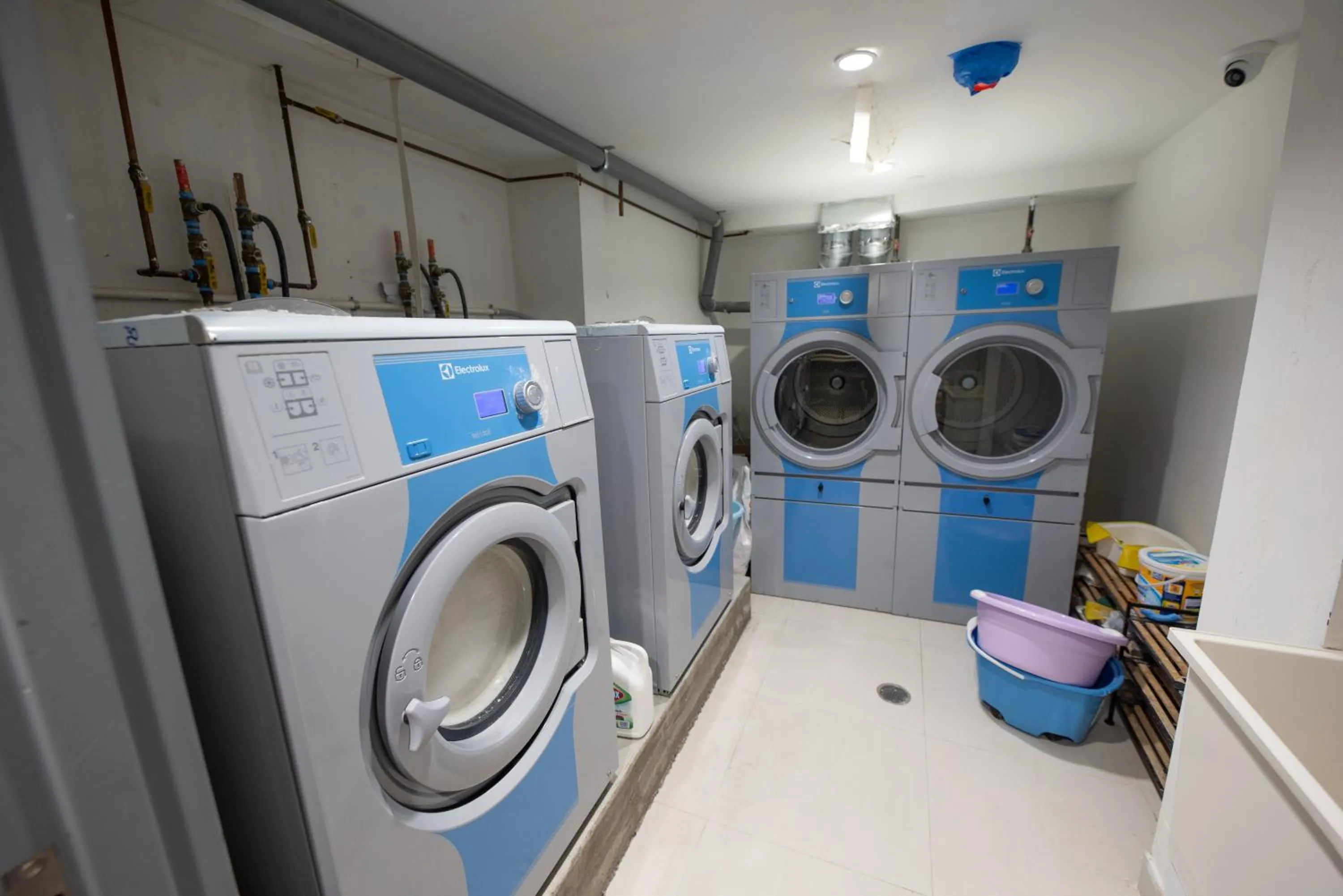 Property building in Flushing Garden Hotel