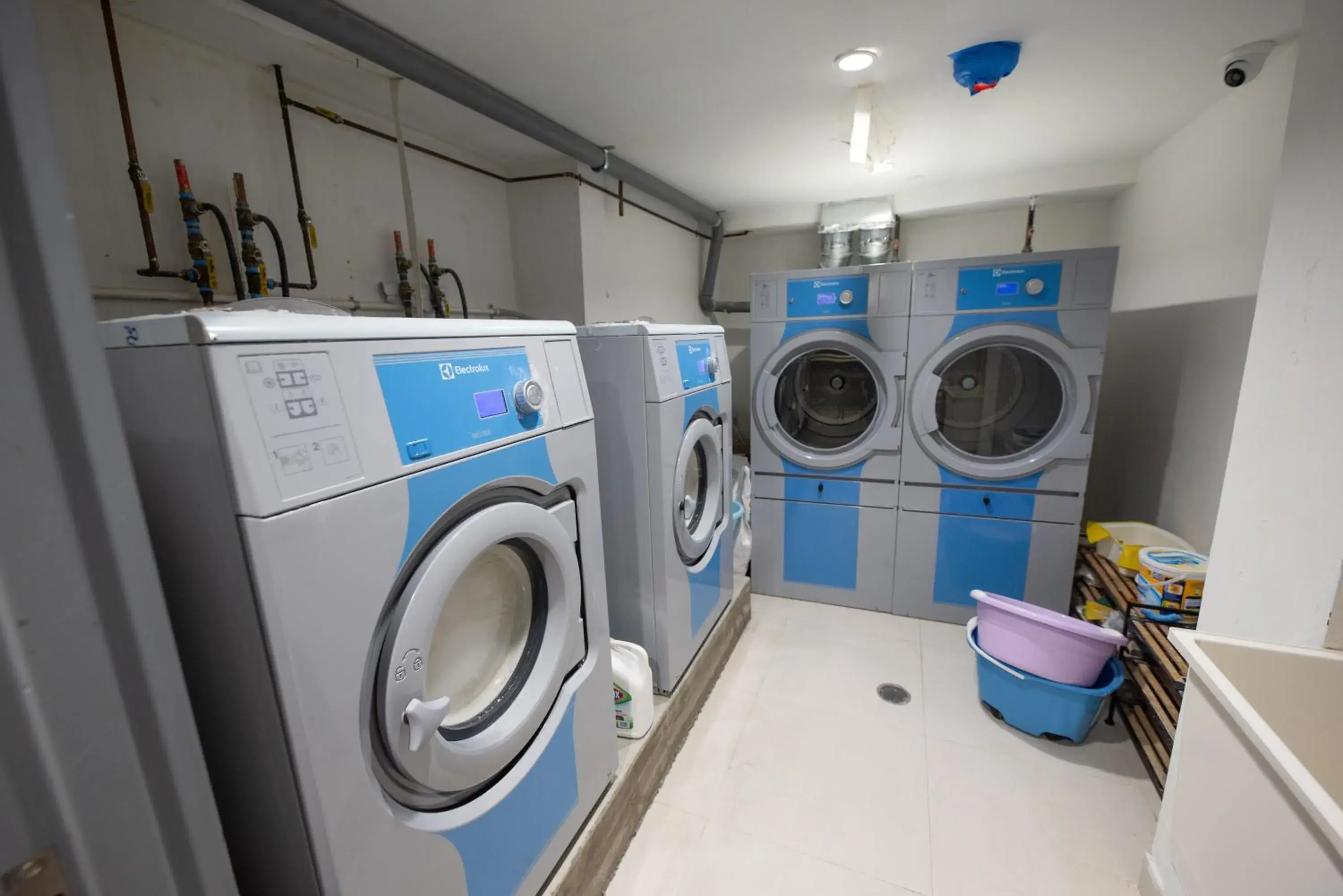 Property building in Flushing Garden Hotel Property building in Flushing Garden Hotel