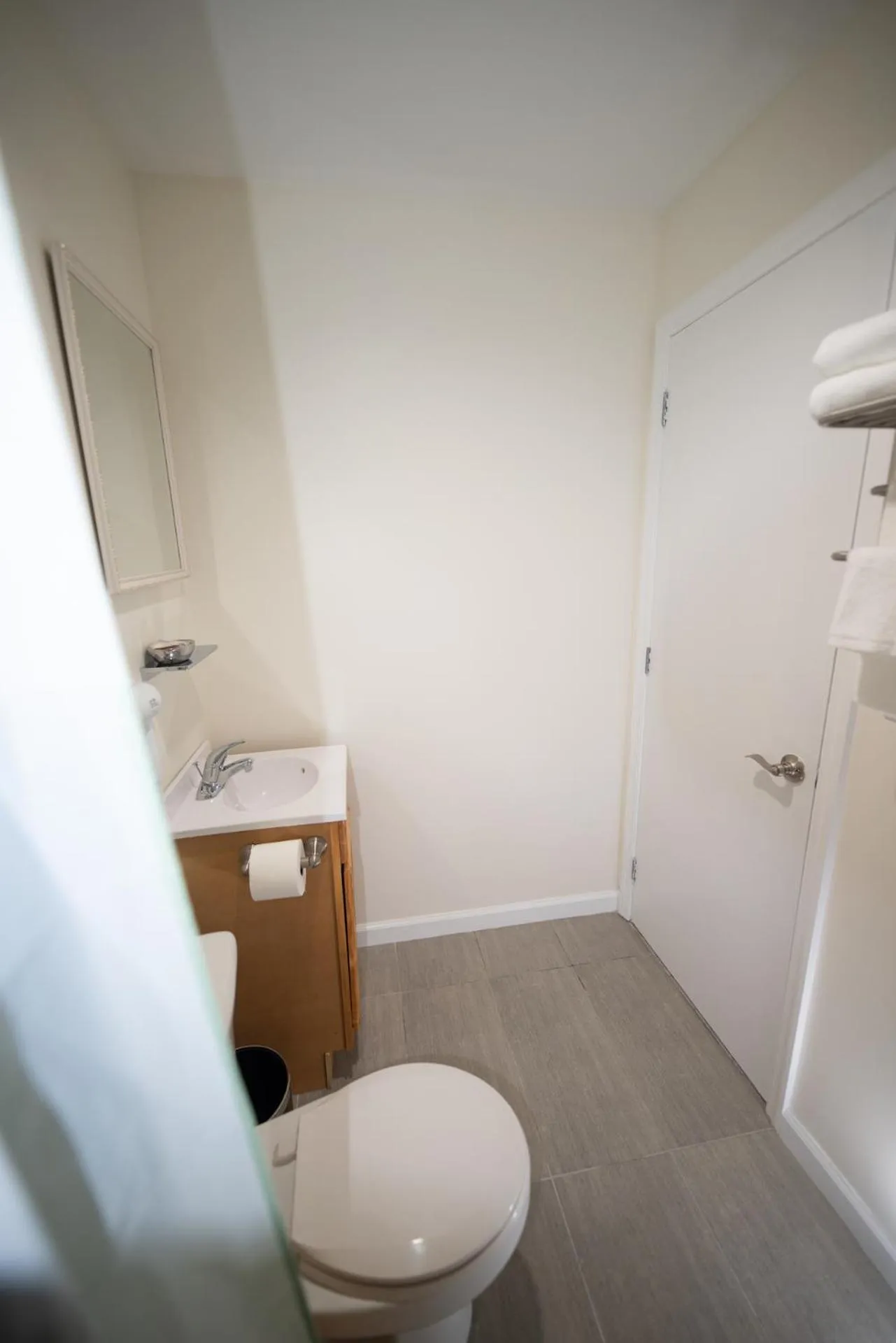 Toilet in Flushing Garden Hotel