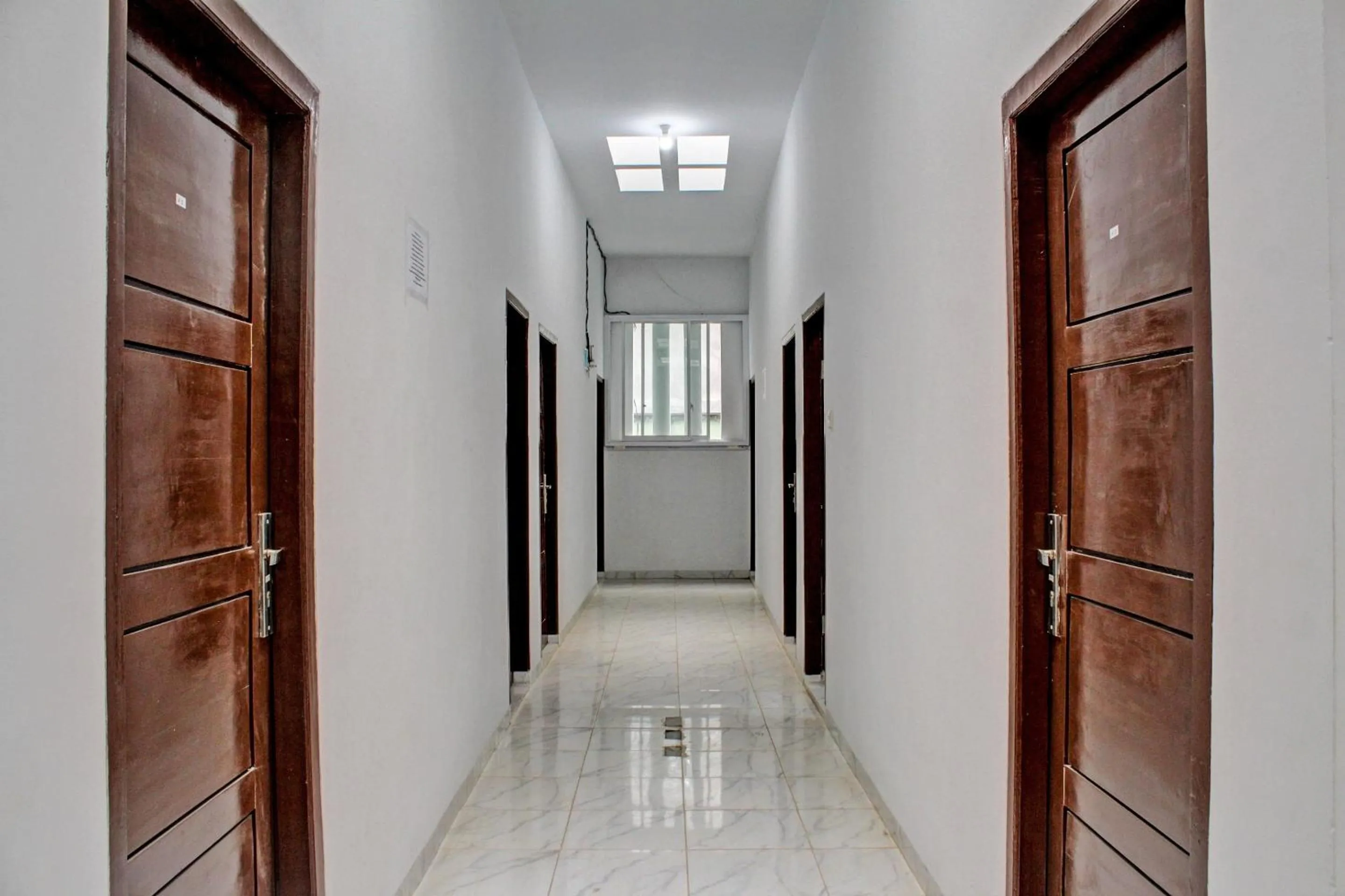 Lobby or reception in OYO Life 92509 Maulana Guest House Simpur