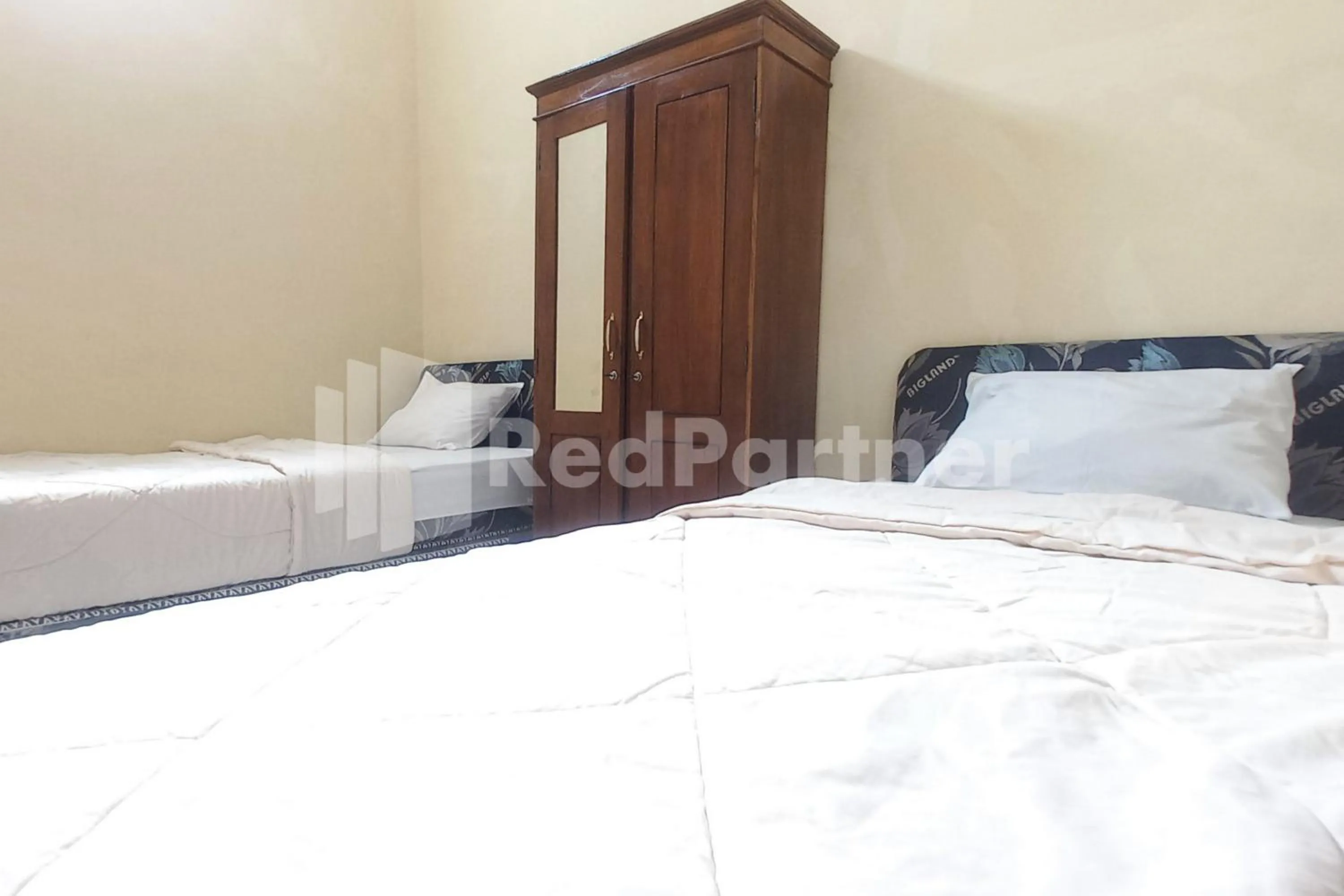 Bedroom, Bed in Sakeena Syariah Purwodadi RedPartner
