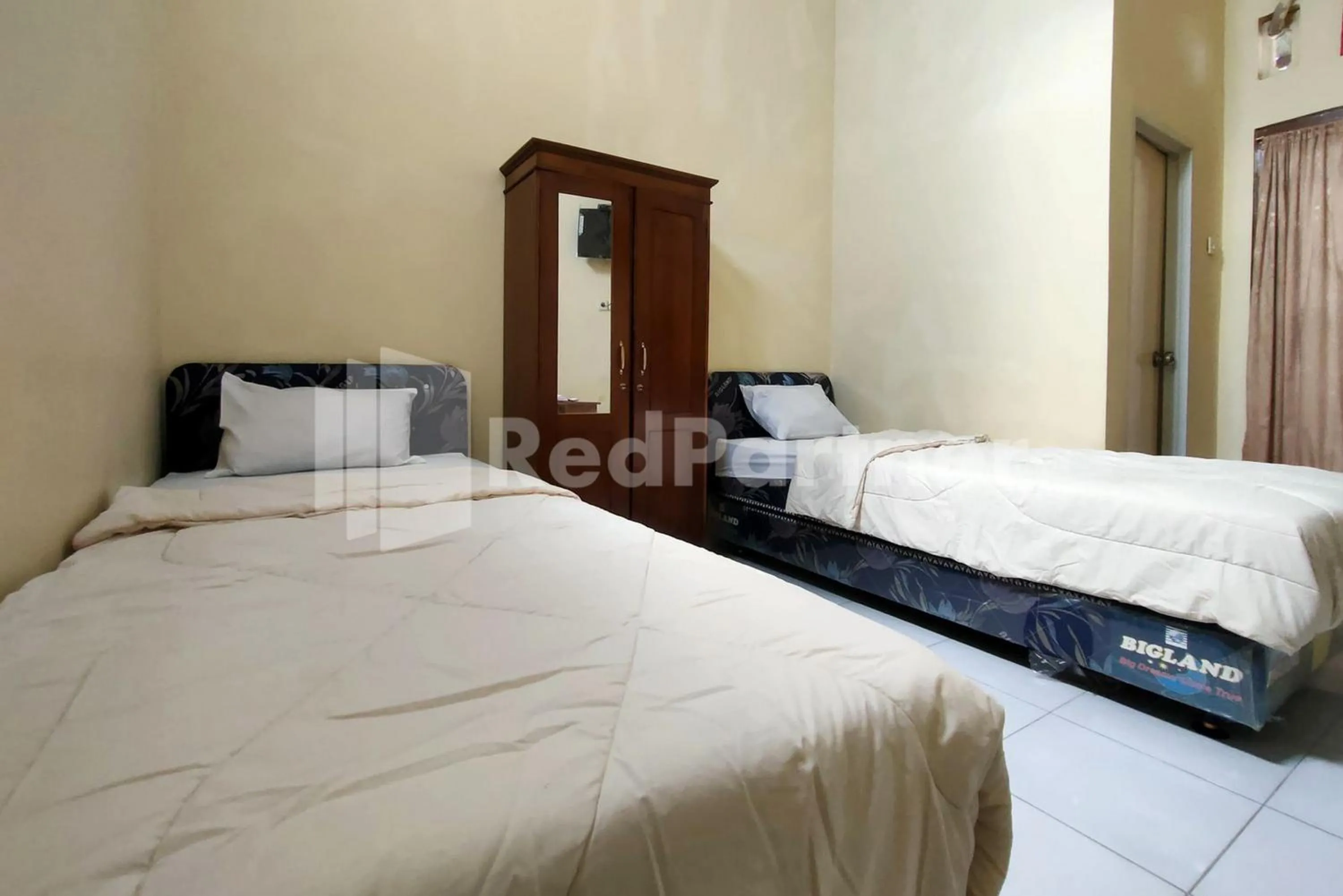 Bedroom, Bed in Sakeena Syariah Purwodadi RedPartner