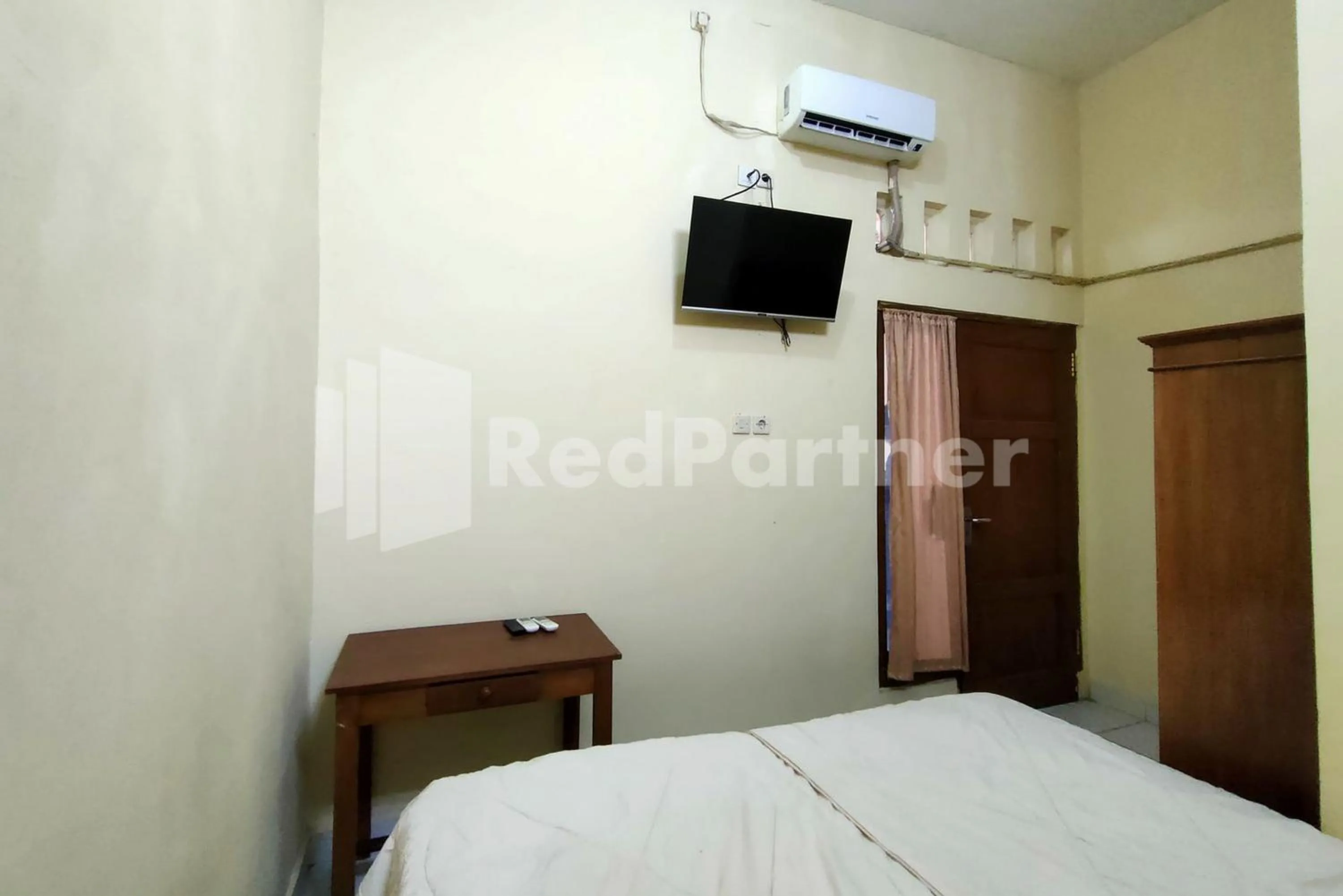 Bedroom, Bed in Sakeena Syariah Purwodadi RedPartner