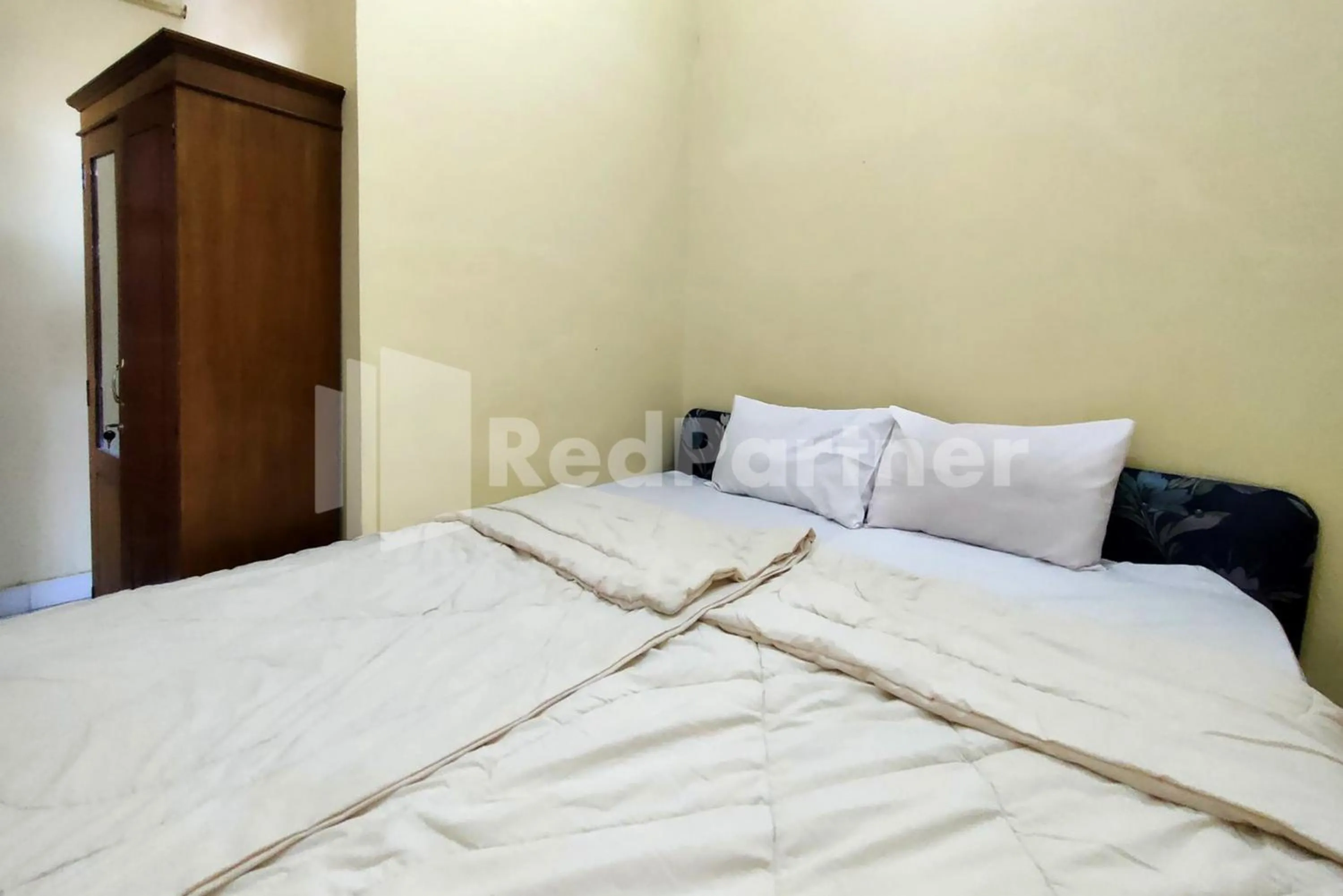 Bedroom, Bed in Sakeena Syariah Purwodadi RedPartner