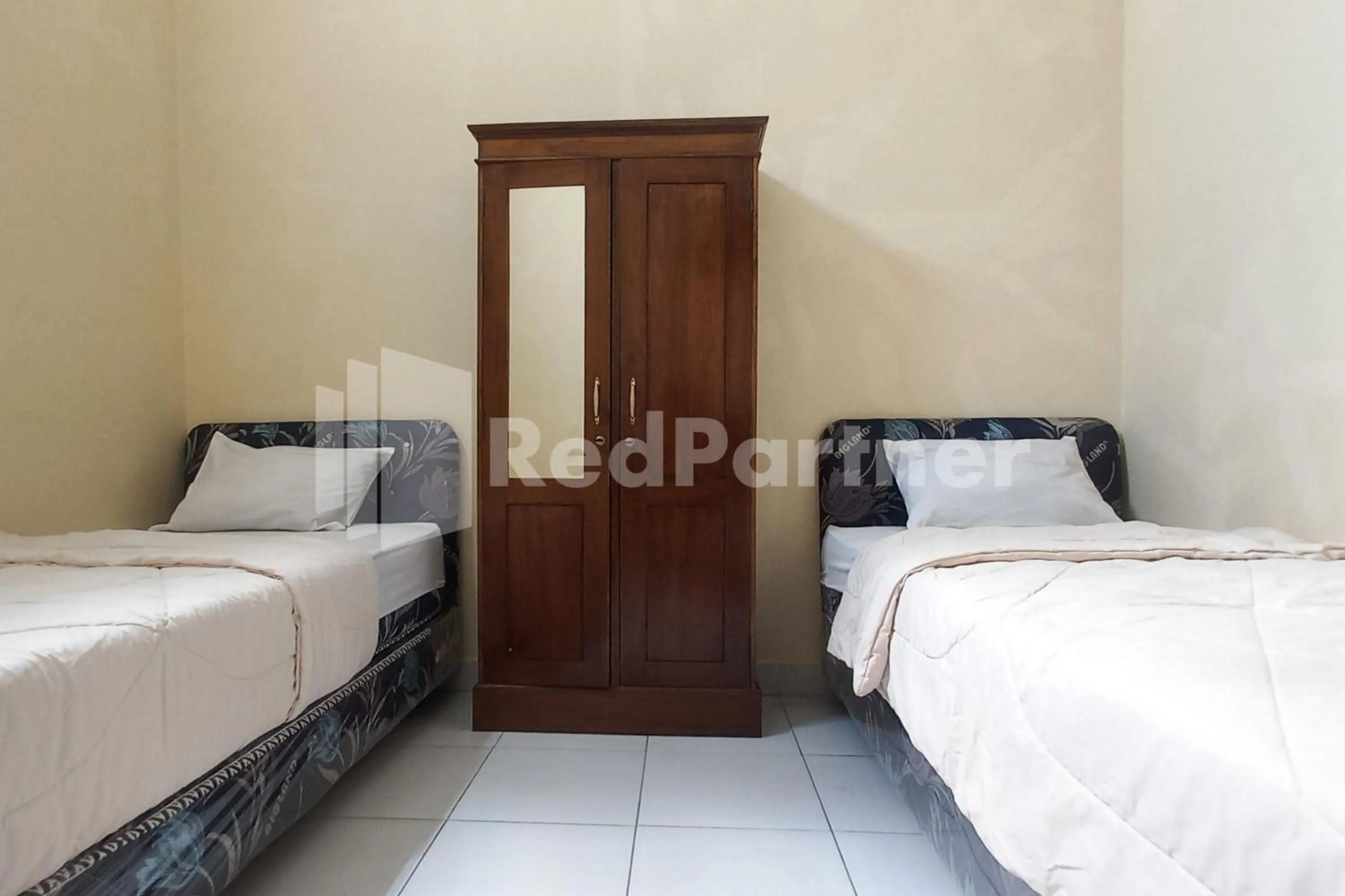 Bedroom, Bed in Sakeena Syariah Purwodadi RedPartner