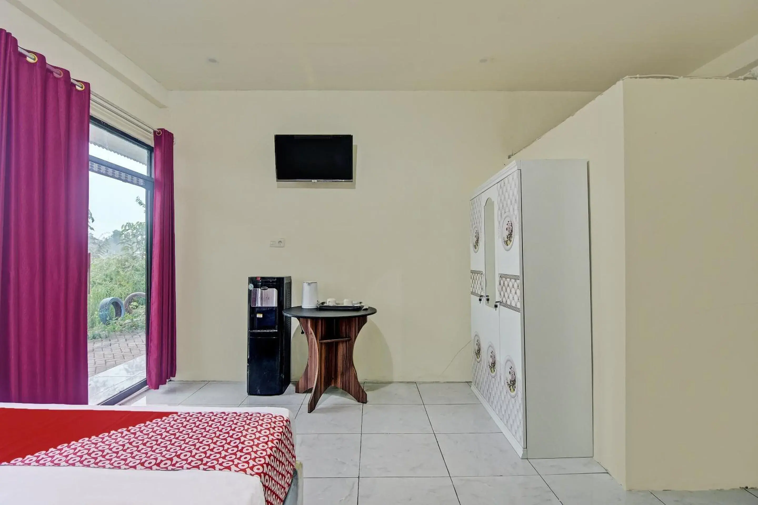 Bedroom, Bed in Hotel O Wawi Kadio Homestay Bedroom, Bed in Hotel O Wawi Kadio Homestay