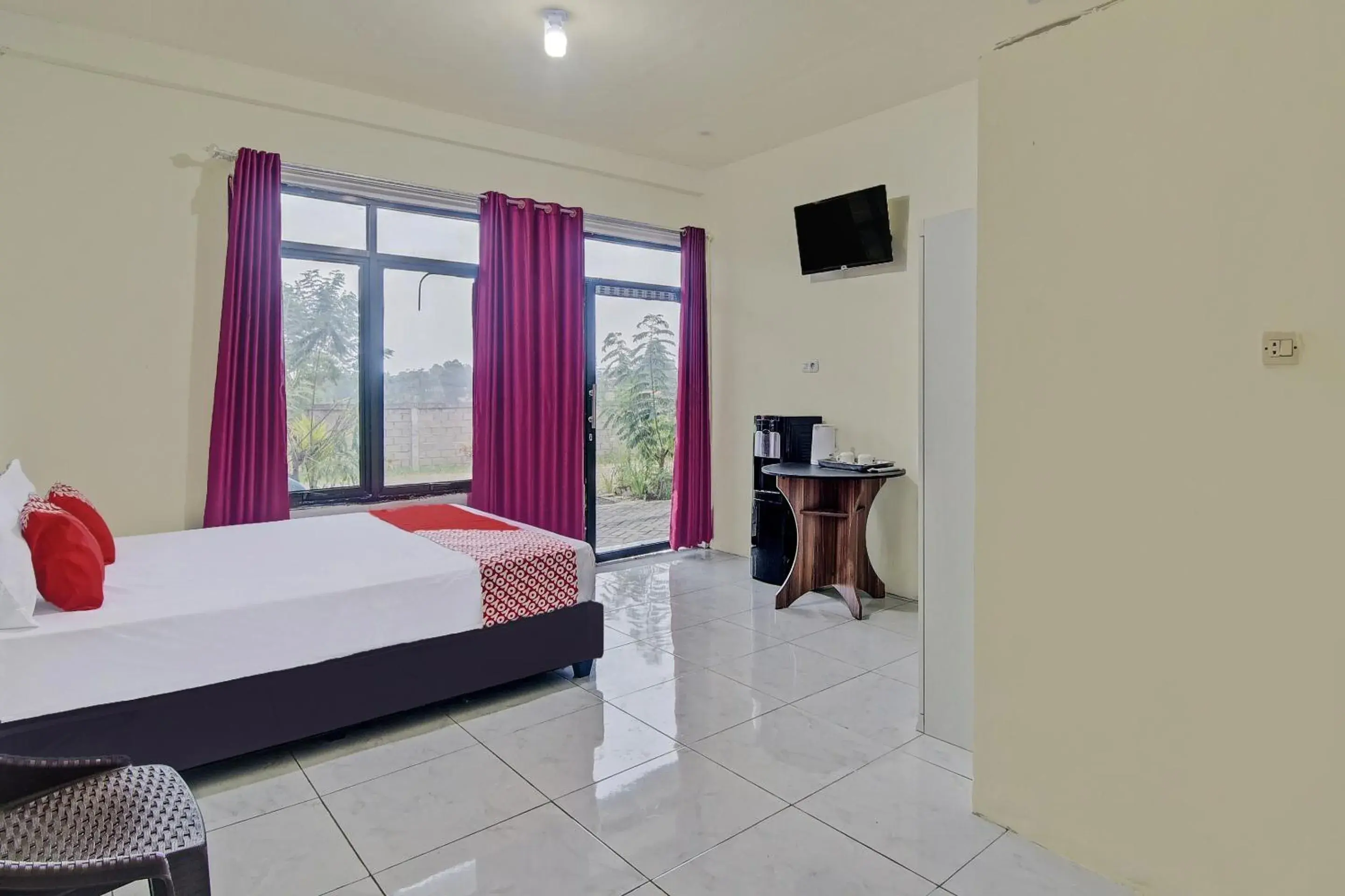 Bedroom, Bed in Hotel O Wawi Kadio Homestay Bedroom, Bed in Hotel O Wawi Kadio Homestay