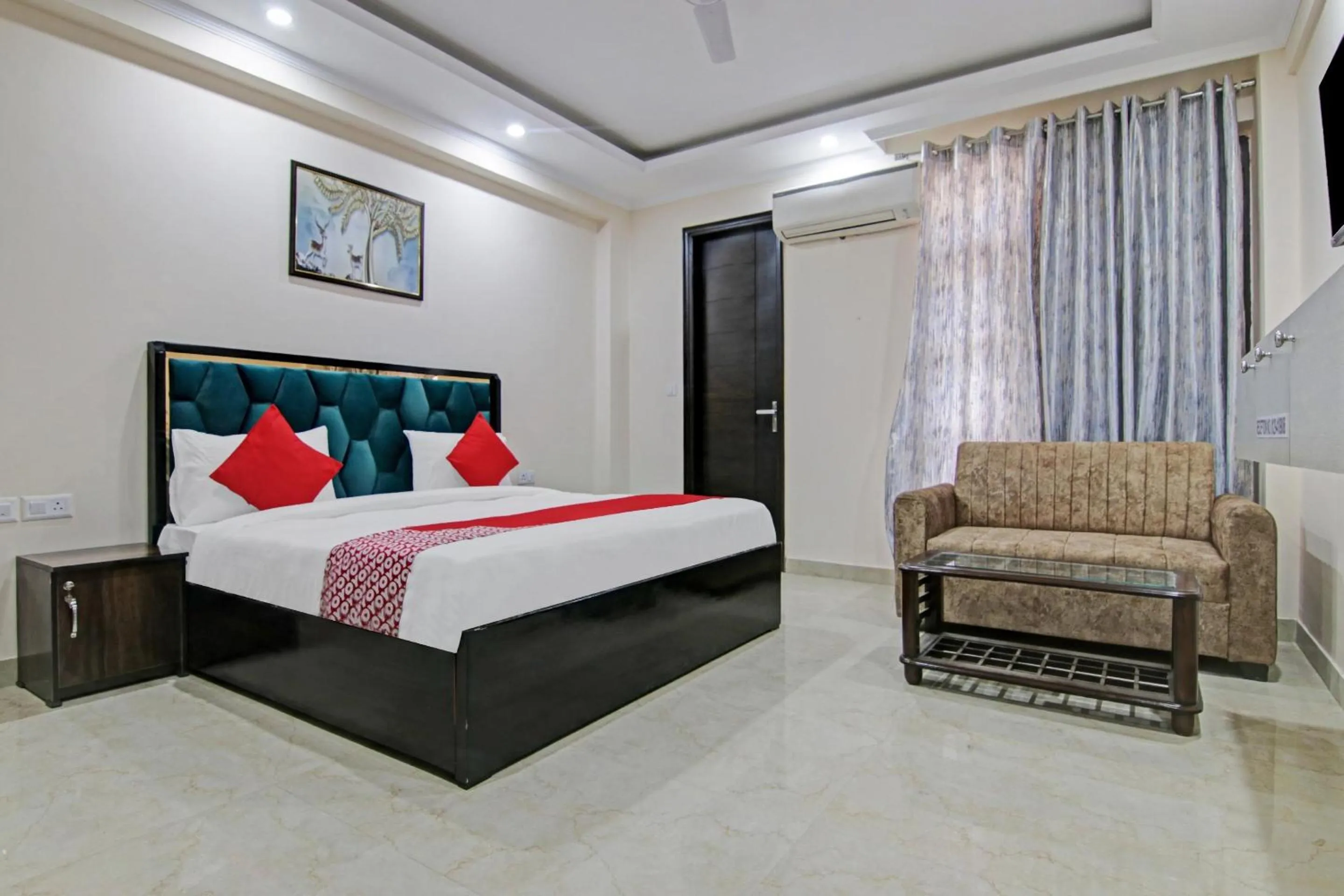 Bedroom, Bed in Hotel O Pristine