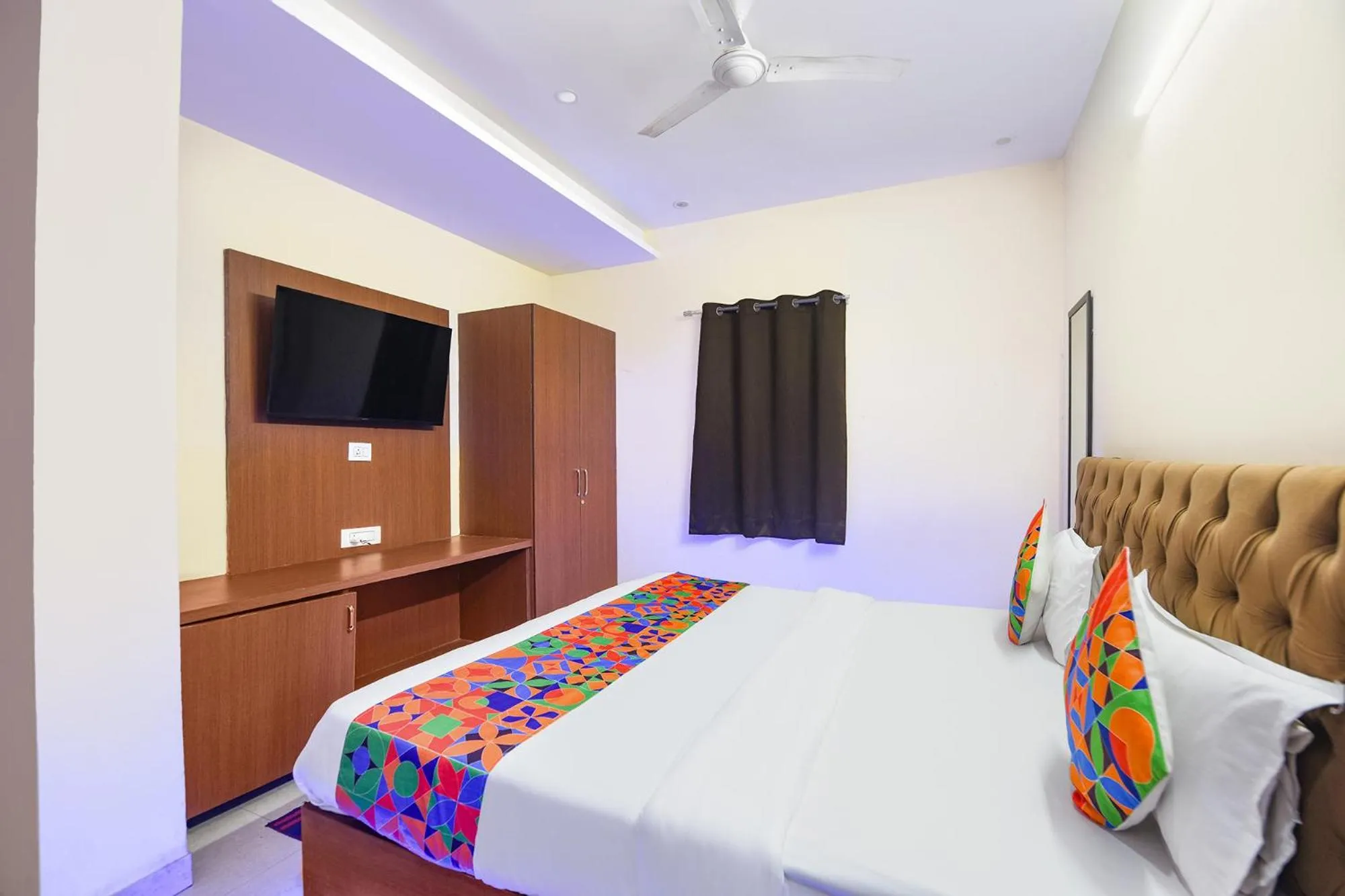 Bed in FabHotel Mannat Bhera Enclave