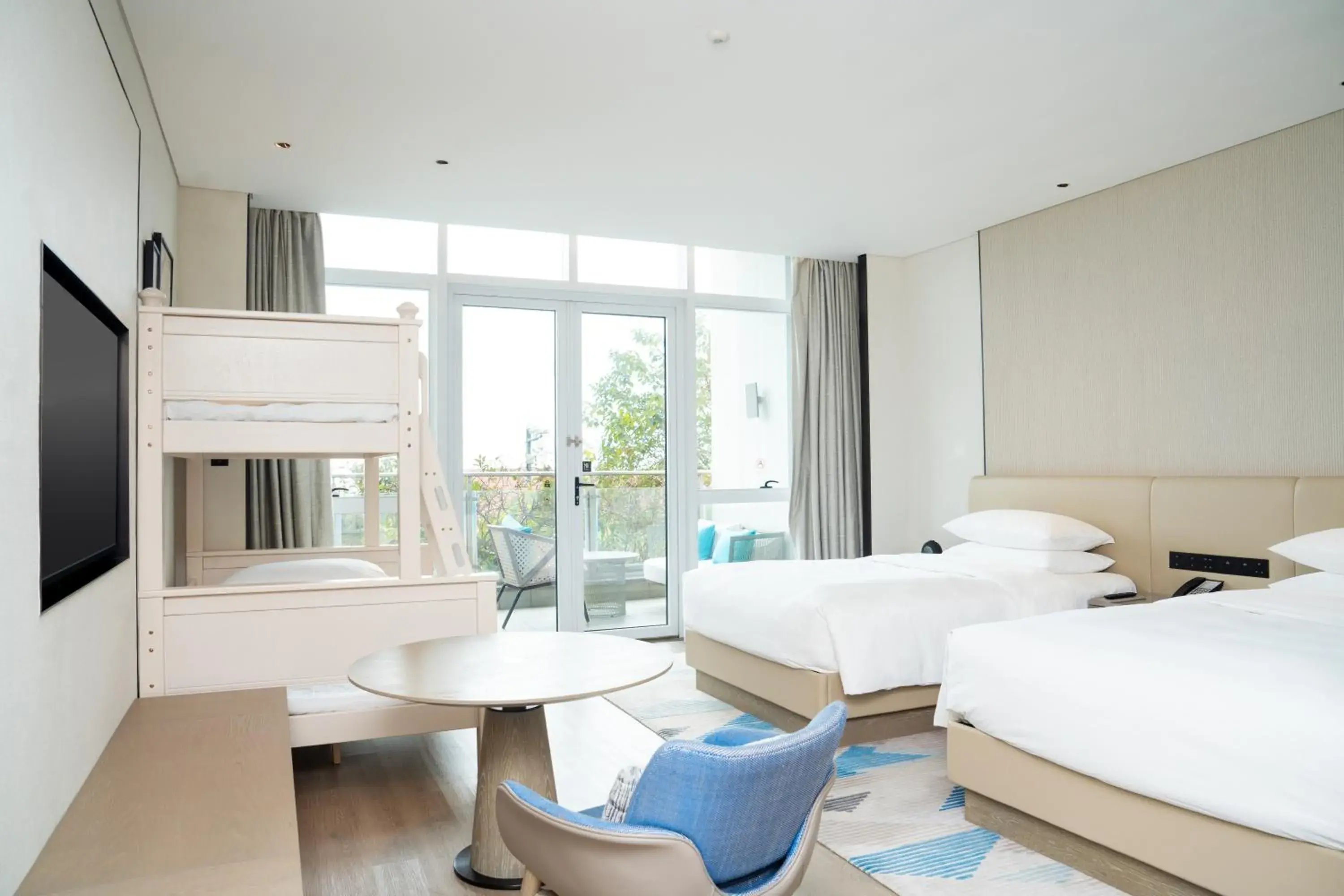 Deluxe Guest room, 2 Doubles, Balcony in Sheraton Beihai Resort Deluxe Guest room, 2 Doubles, Balcony in Sheraton Beihai Resort