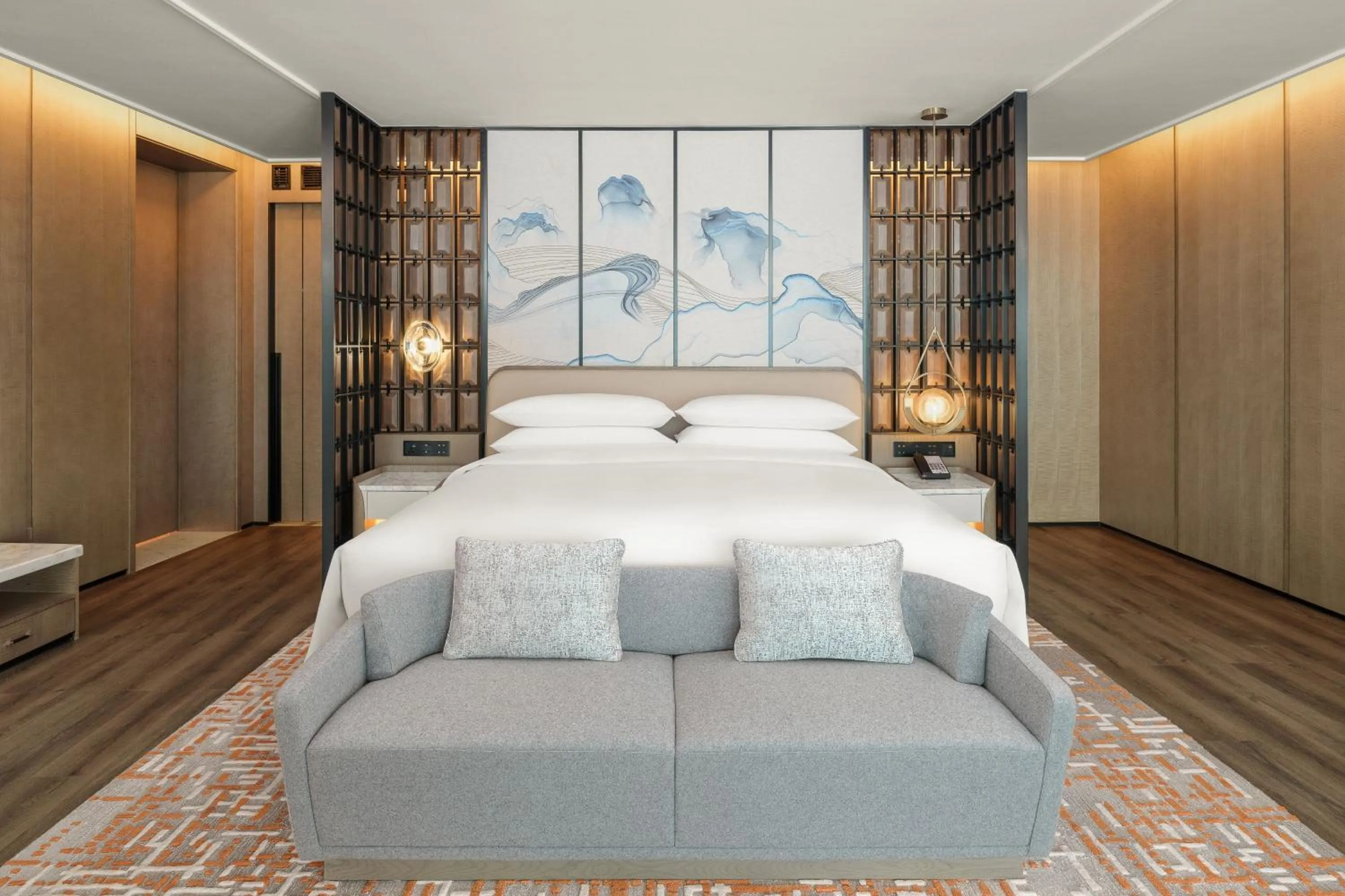 Photo of the whole room, Bed in Sheraton Beihai Resort