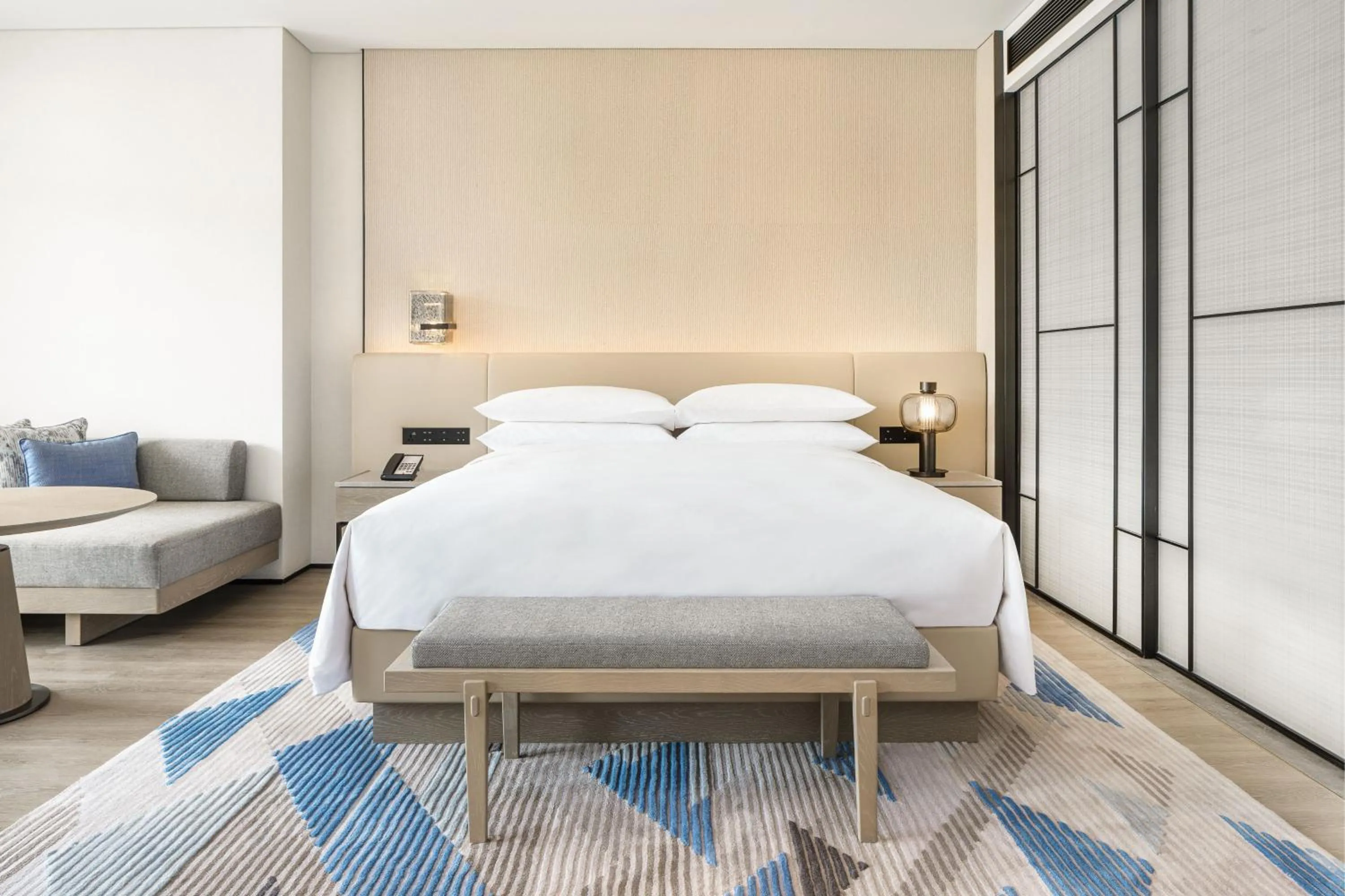 Photo of the whole room, Bed in Sheraton Beihai Resort