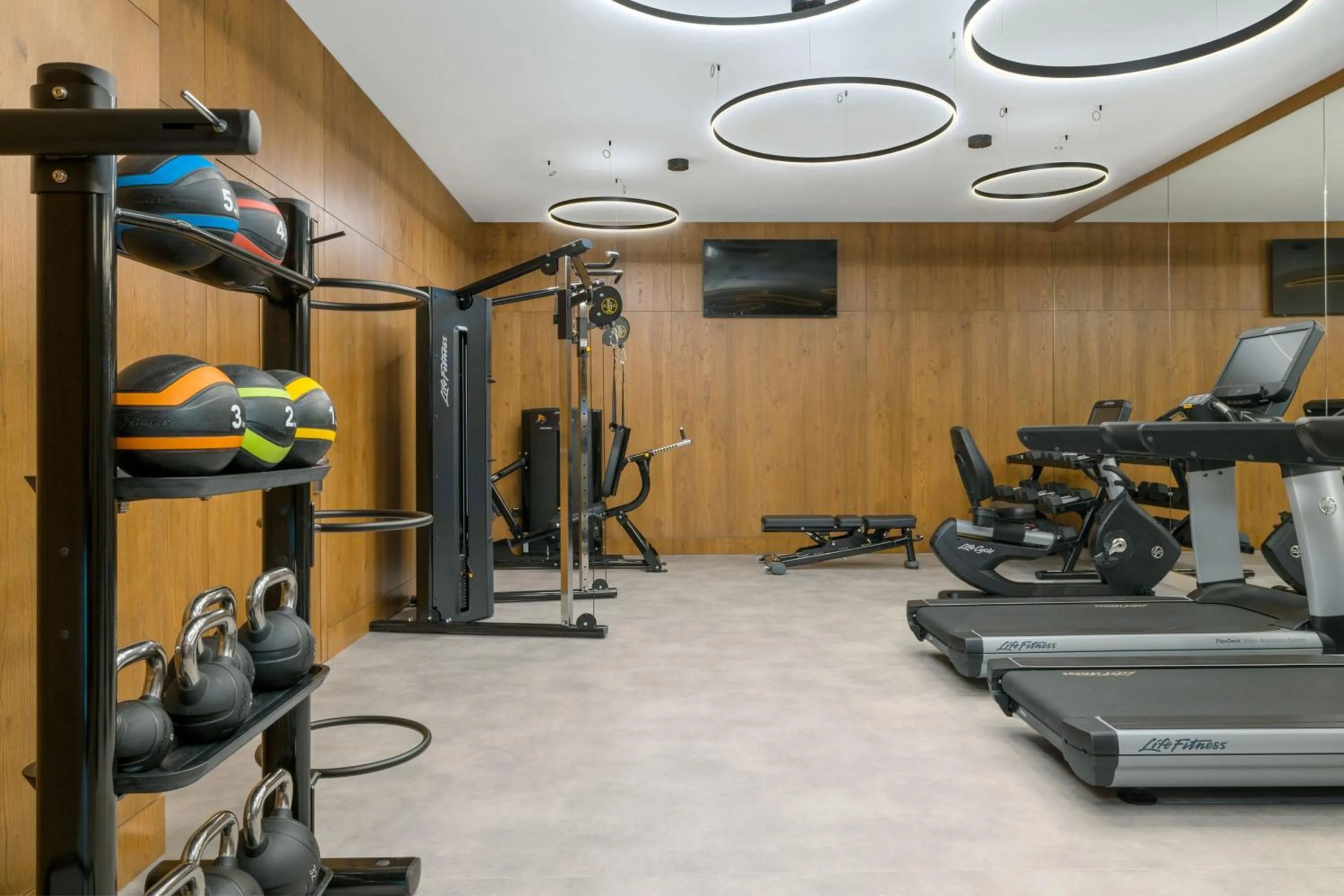 Fitness centre/facilities in Four Points by Sheraton Budapest Danube