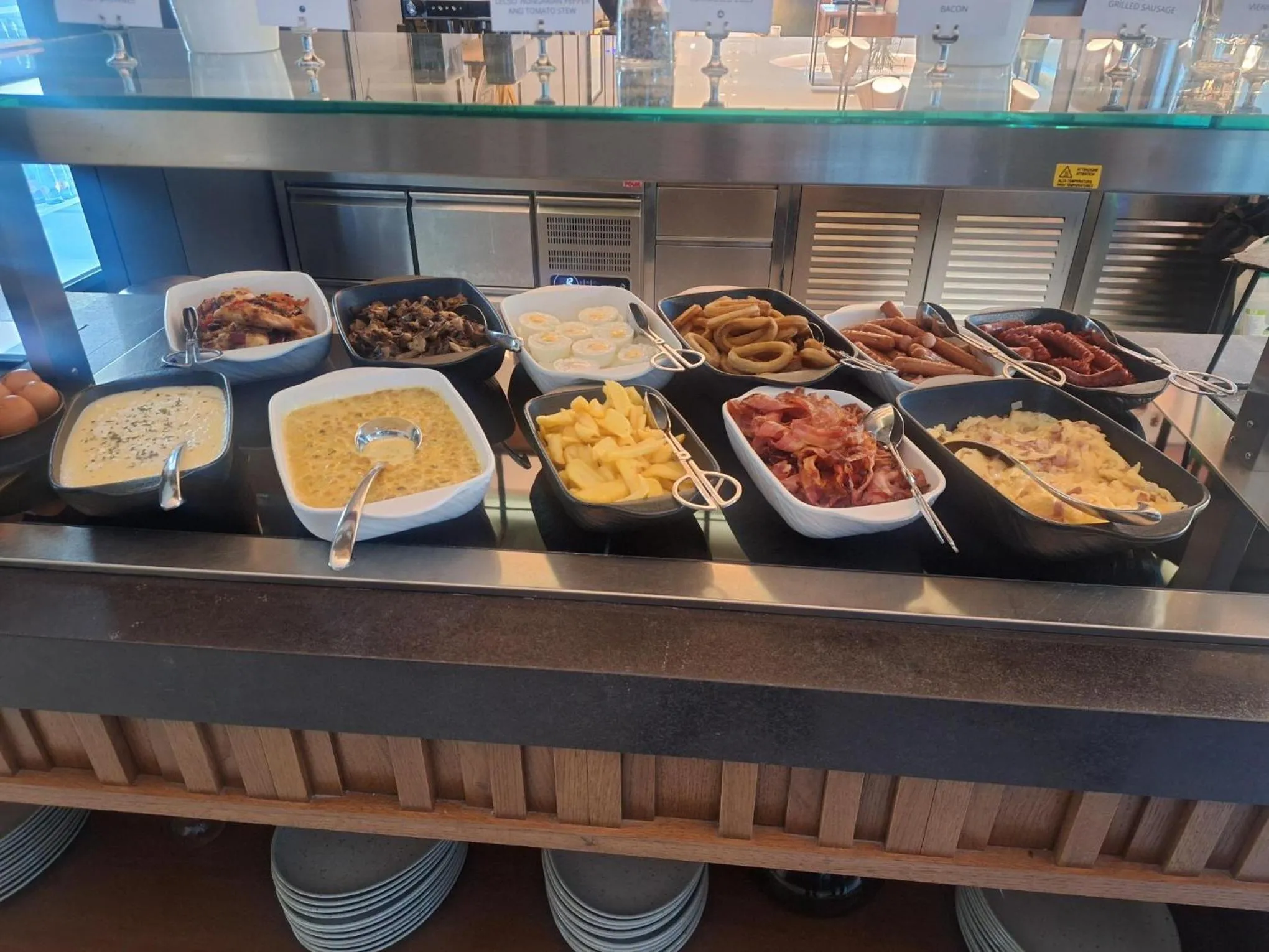 Breakfast in Four Points by Sheraton Budapest Danube