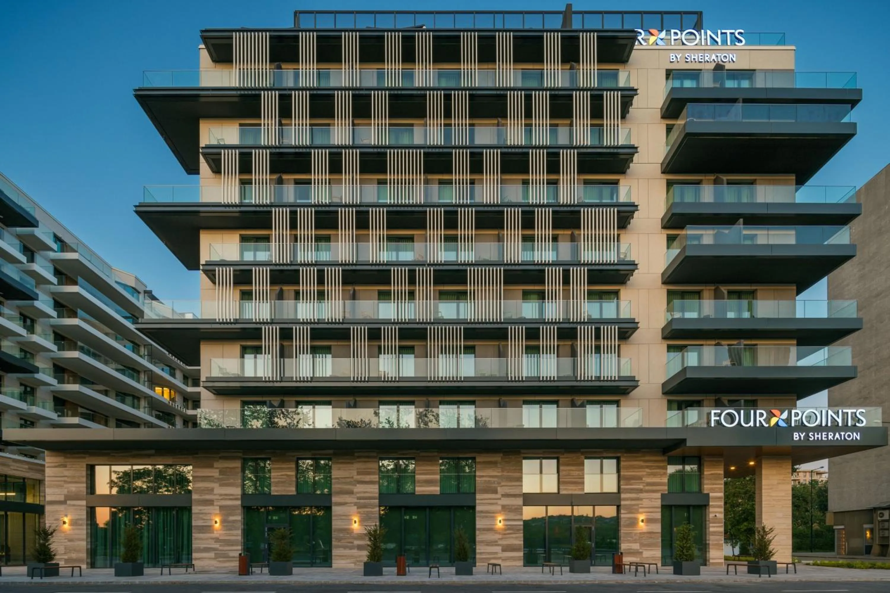 Property building in Four Points by Sheraton Budapest Danube