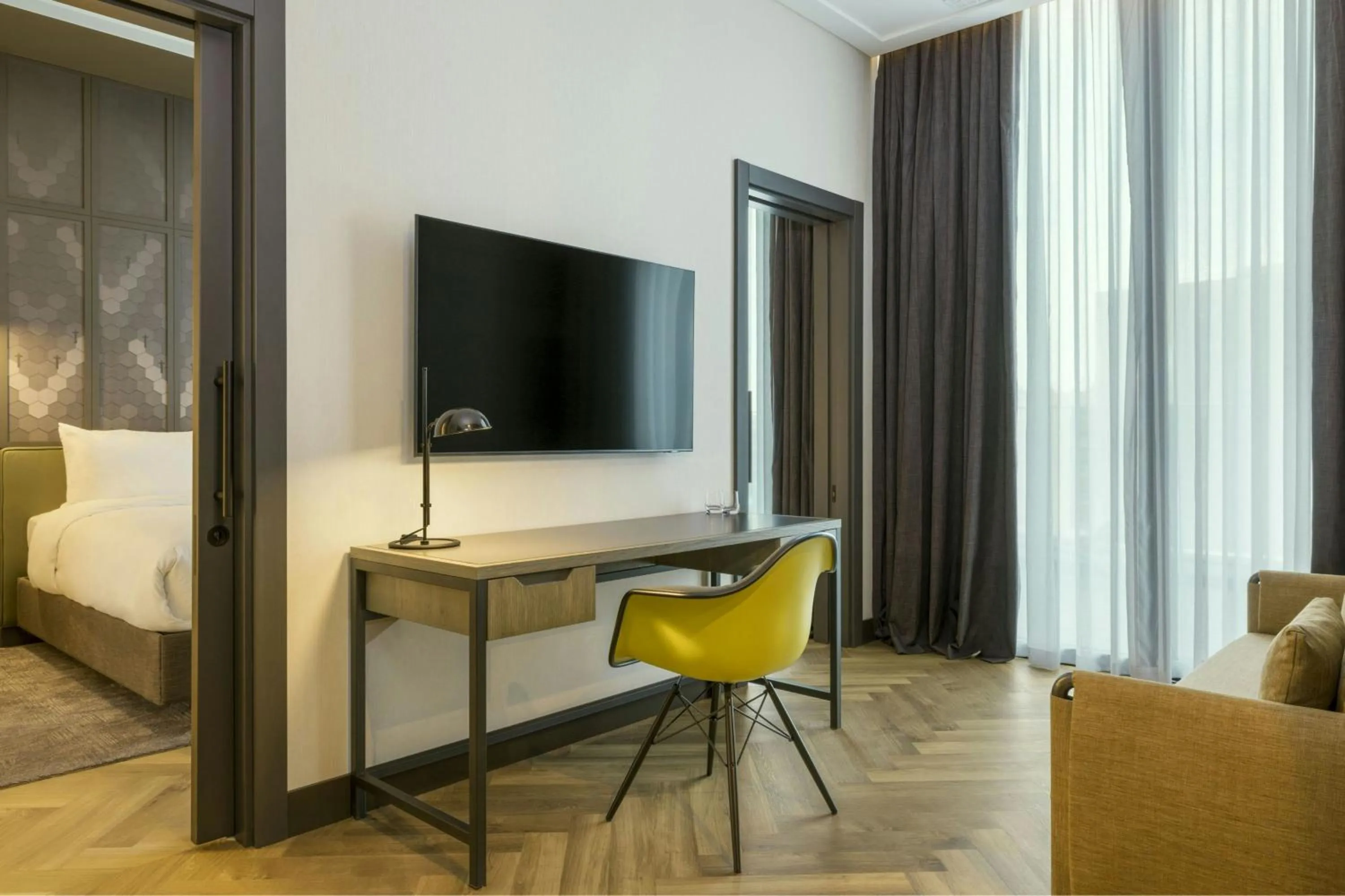Living room in Four Points by Sheraton Budapest Danube