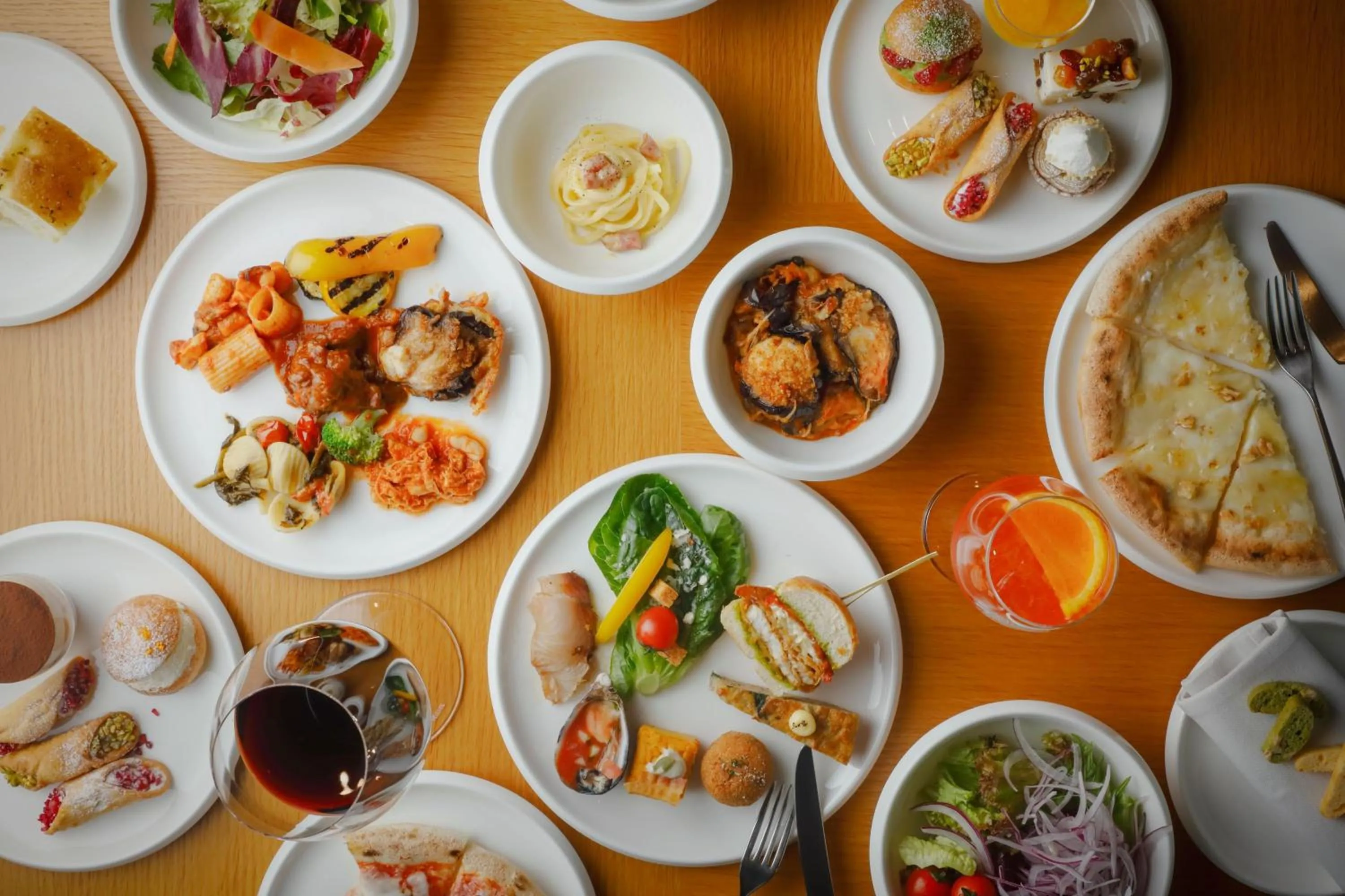 Restaurant/places to eat in The Ritz-Carlton Fukuoka