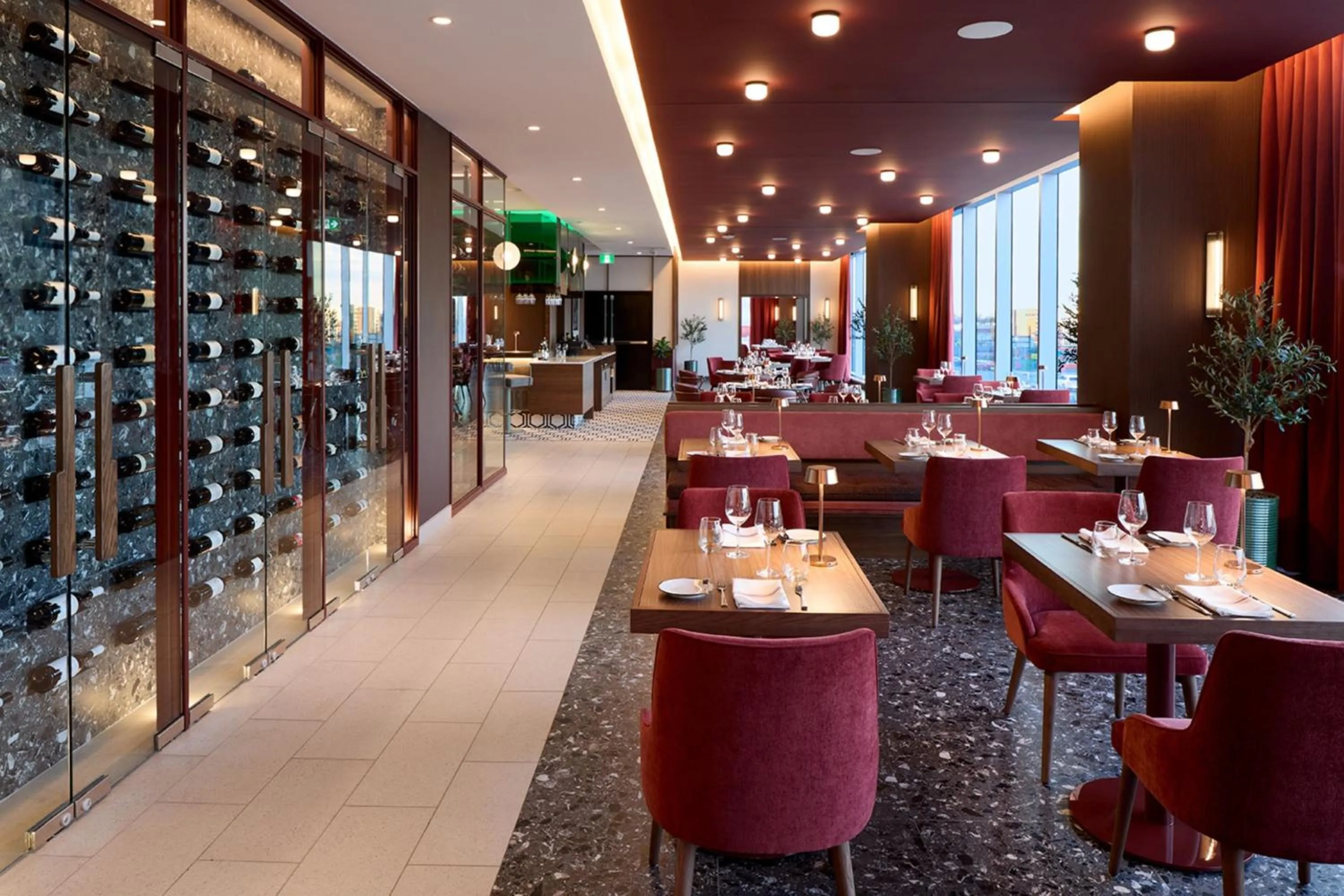 Restaurant/places to eat in Courtyard by Marriott Montreal Laval