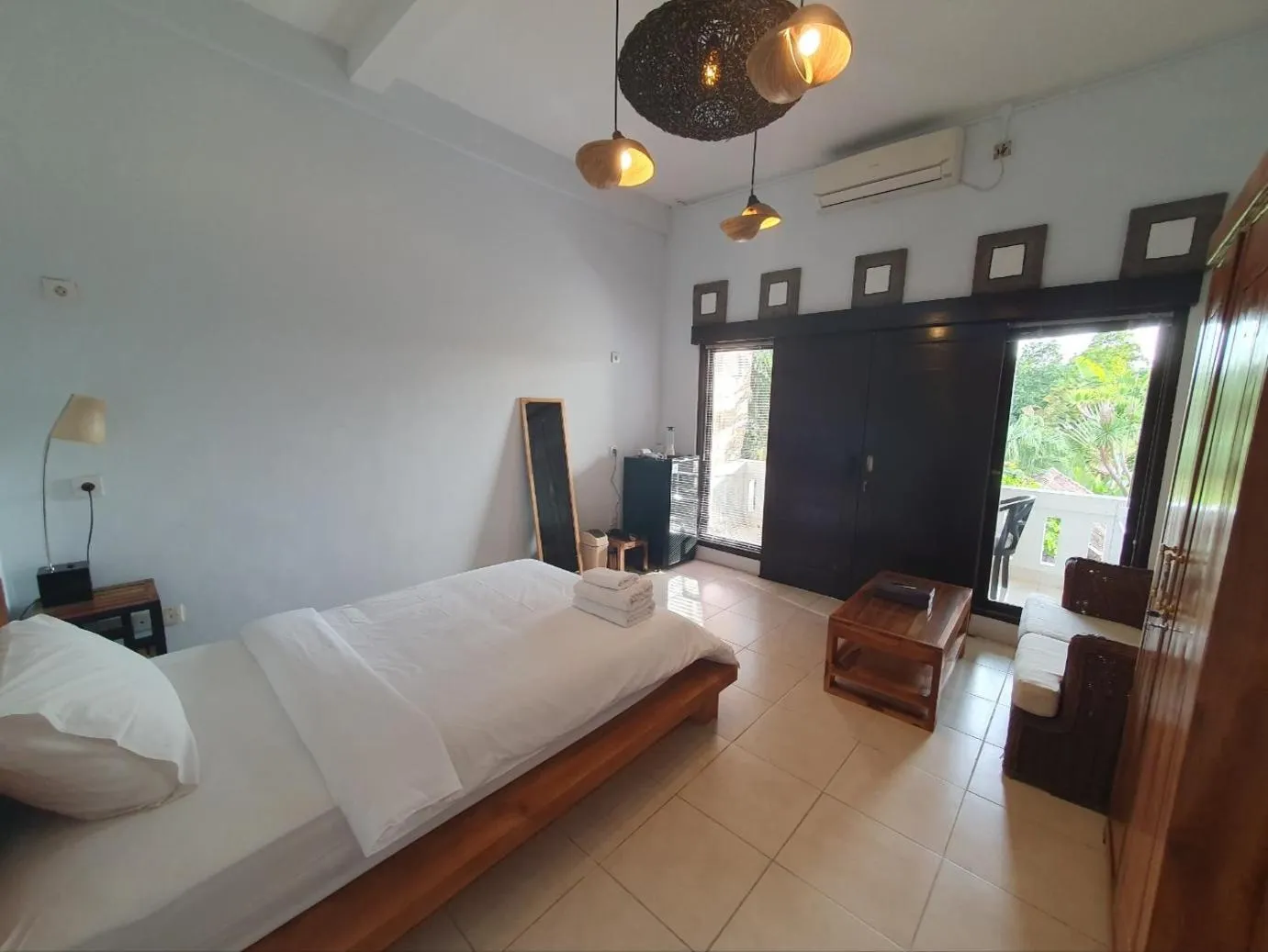 Photo of the whole room, Bed in Glam Canggu