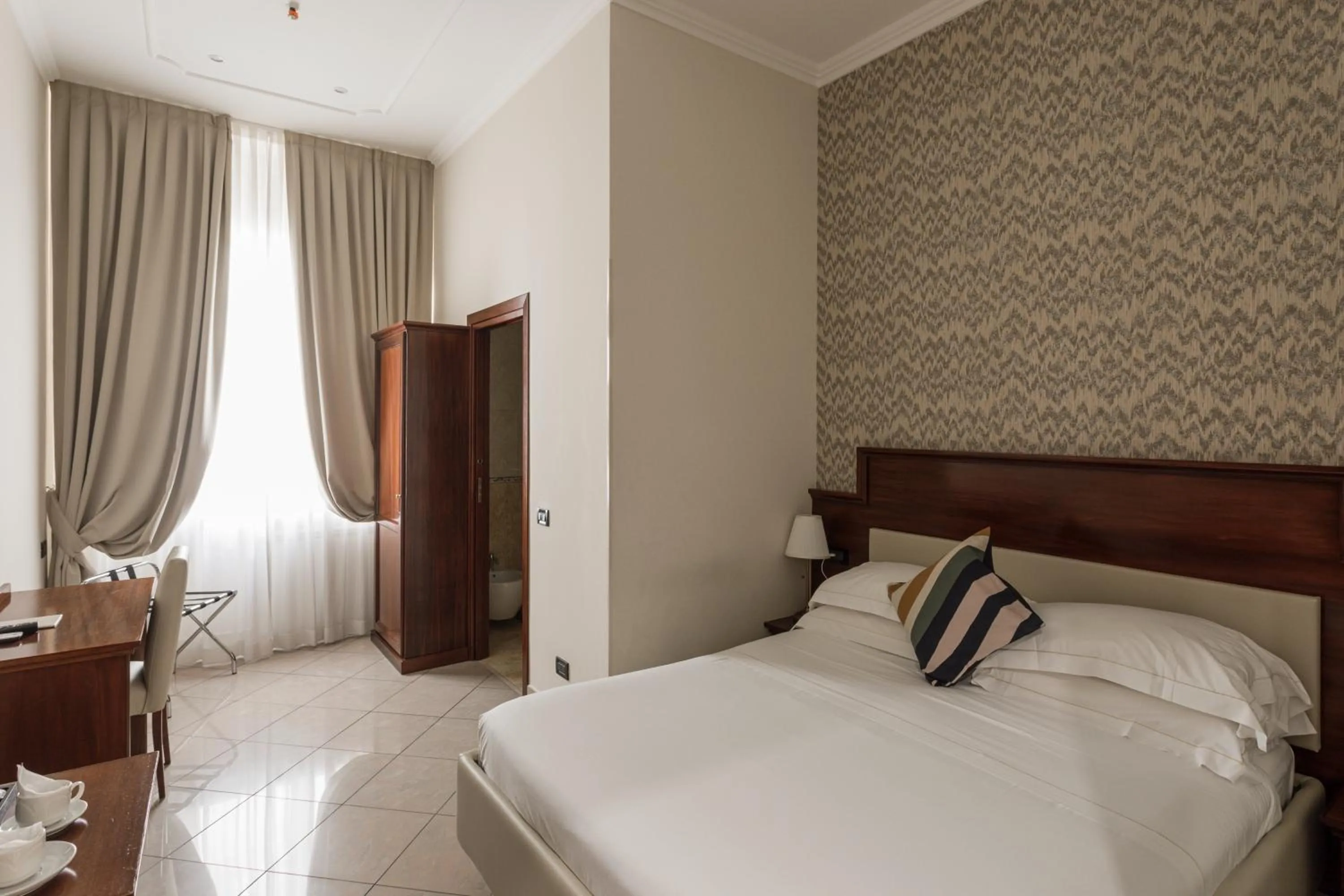 Bed in Glam Luxury Rome