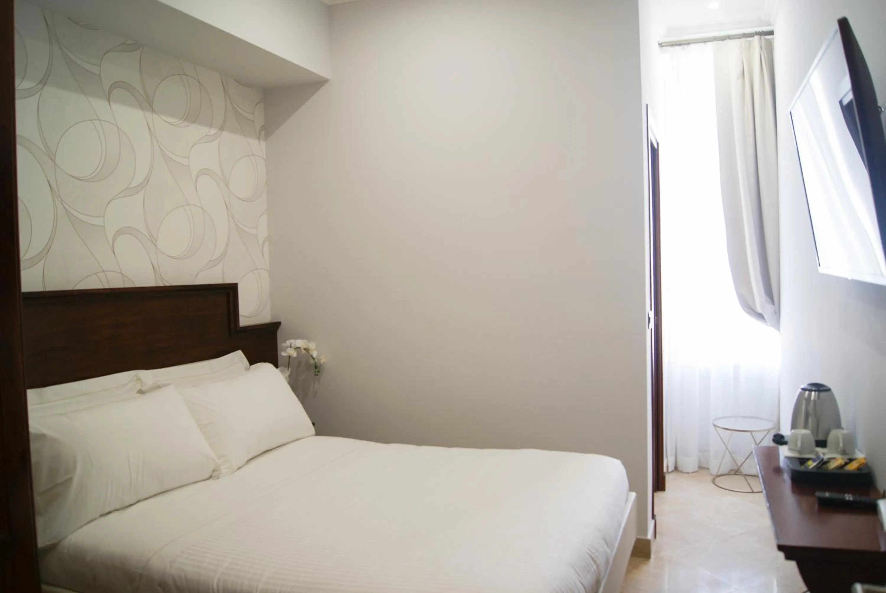 Bed in Glam Luxury Rome