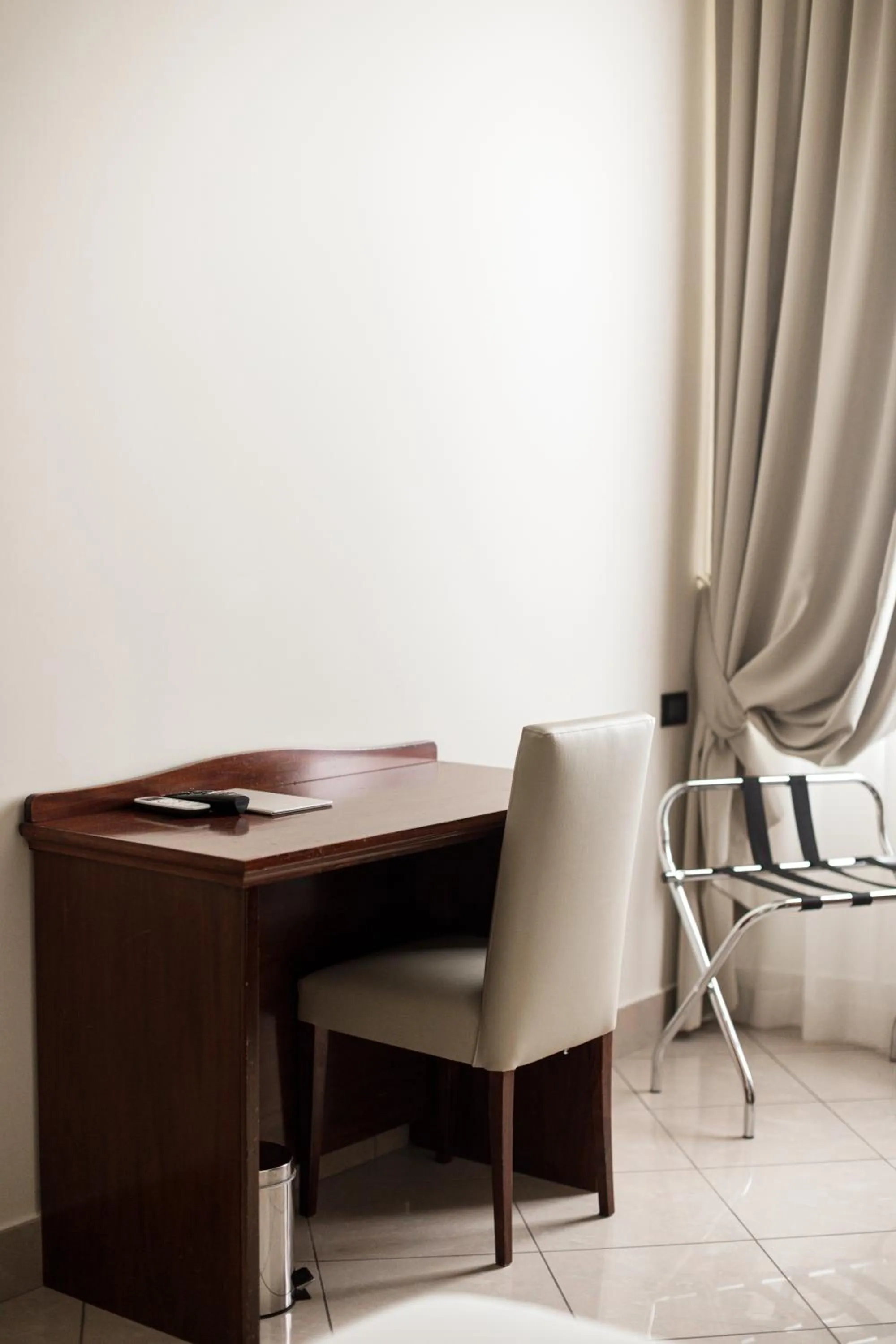 hair dresser in Glam Luxury Rome