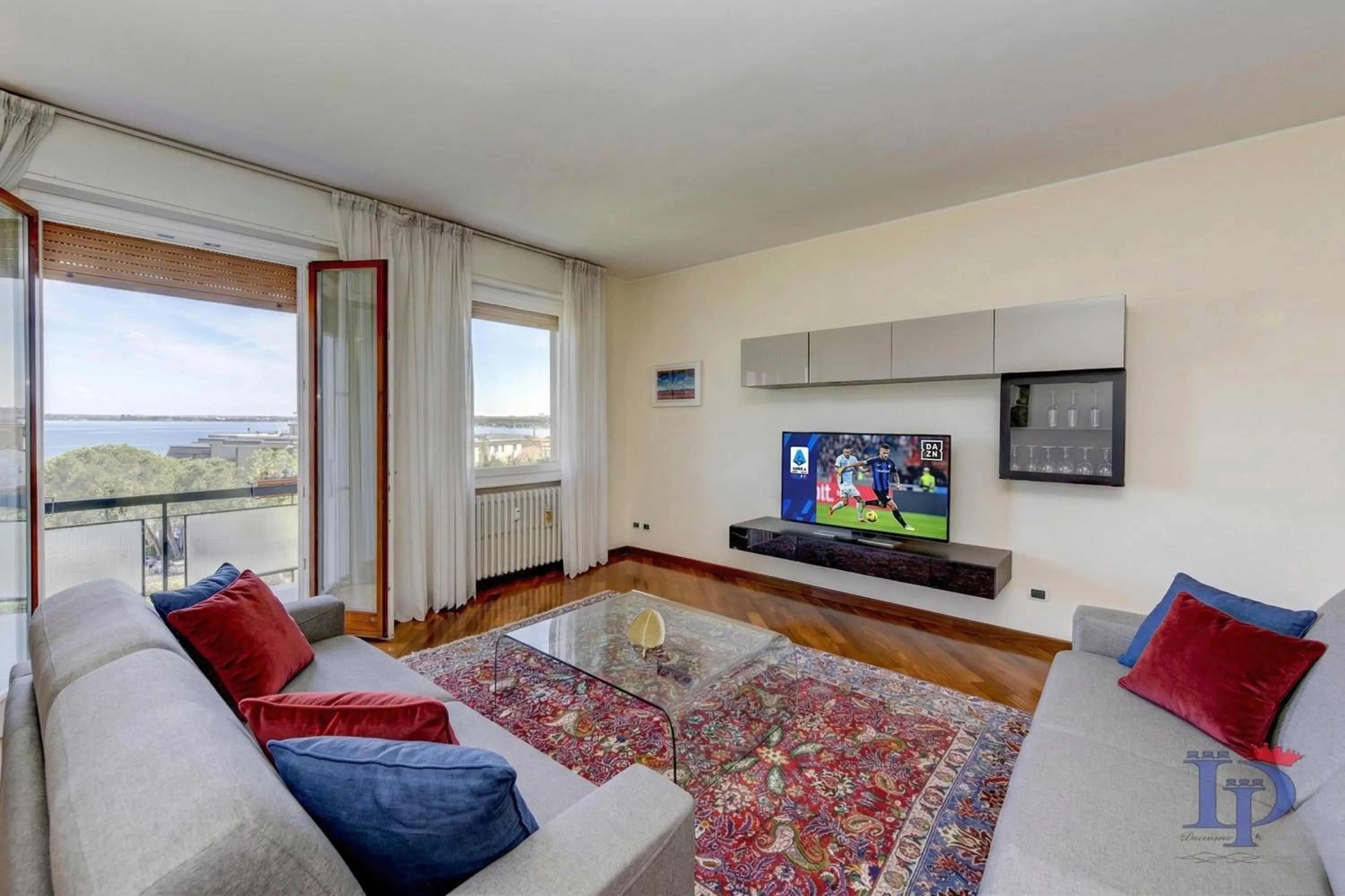 TV and multimedia in Splendido Apartment DesenzanoLoft Official Partner Homes & Villas by Marriott Bonvoy