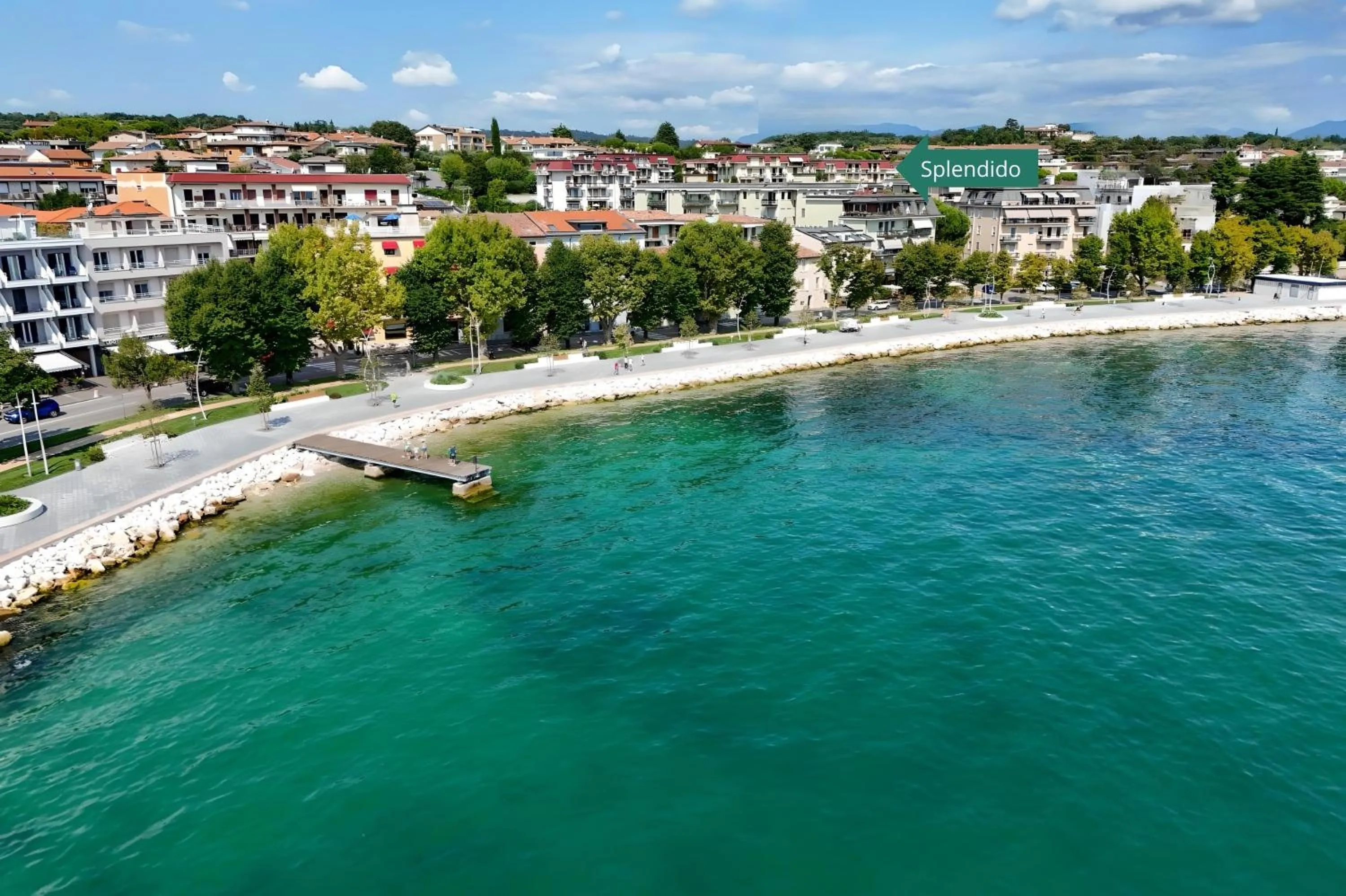 Property building in Splendido Apartment DesenzanoLoft Official Partner Homes & Villas by Marriott Bonvoy
