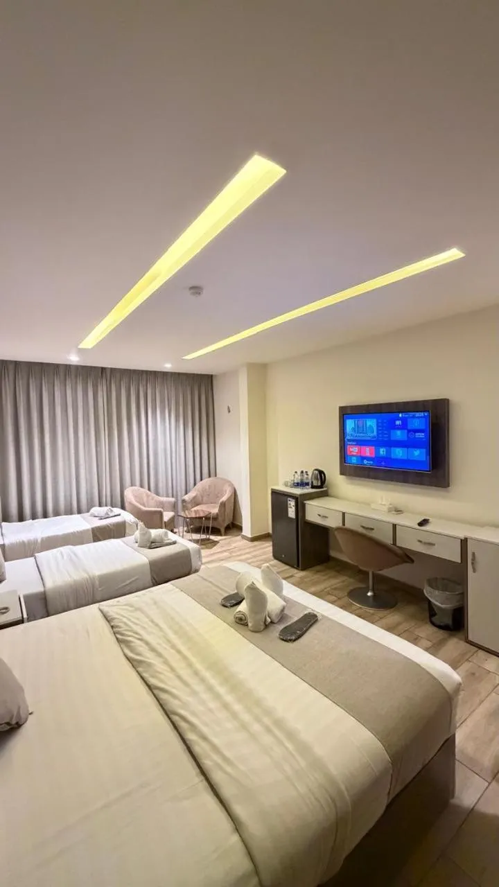 Photo of the whole room, Bed in Sky Hotel