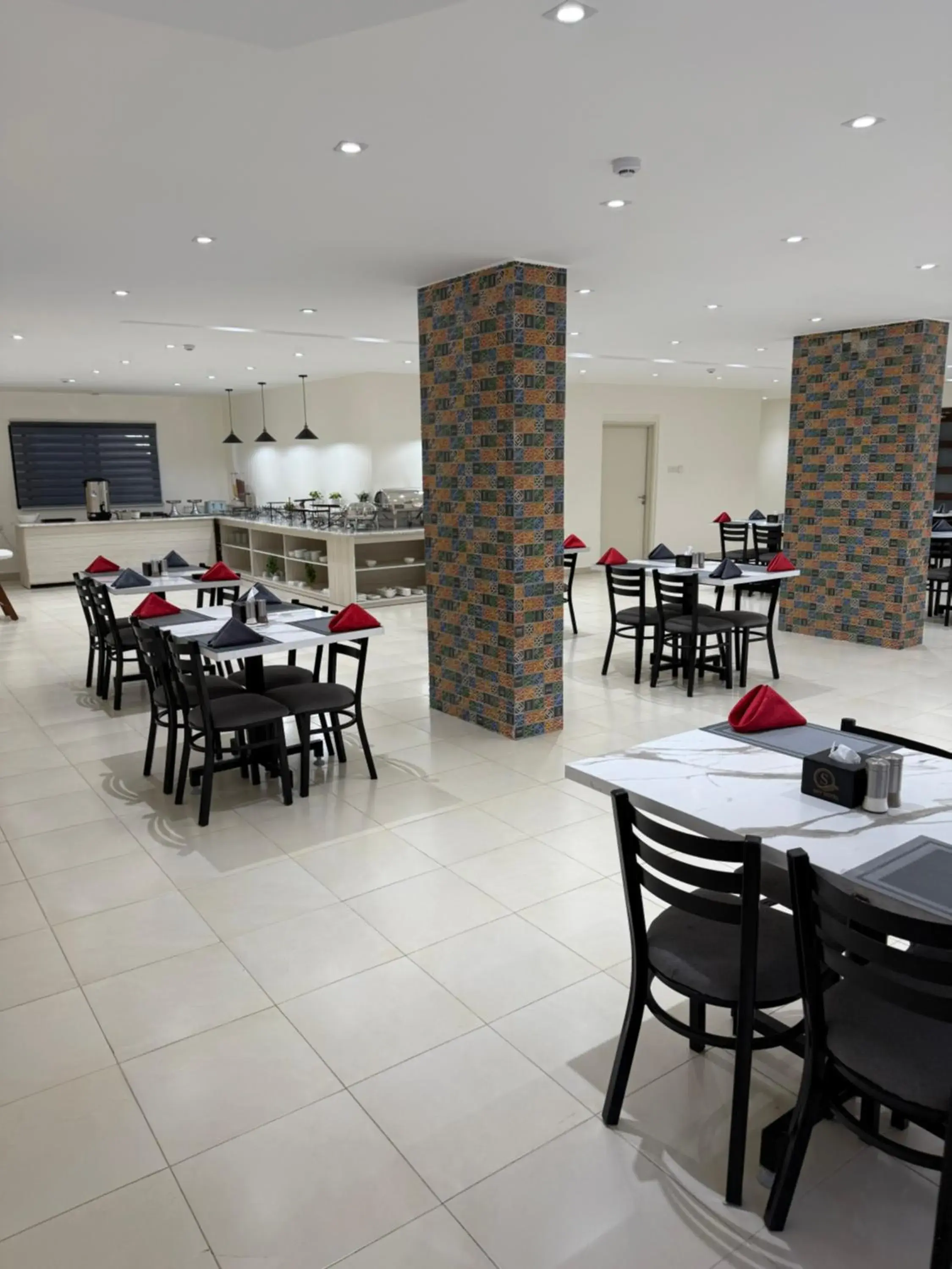 Restaurant/places to eat in Sky Hotel Restaurant/places to eat in Sky Hotel